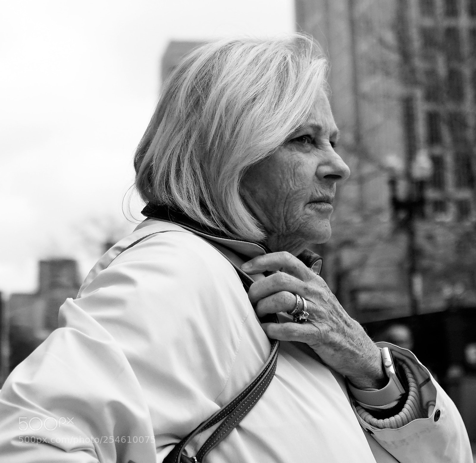 Sony a6500 sample photo. A woman coming out photography