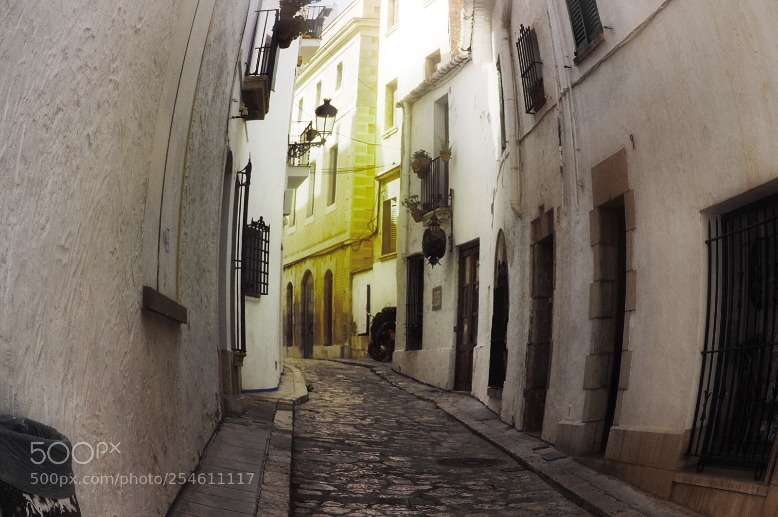 Olympus OM-D E-M10 II sample photo. Spanish town photography