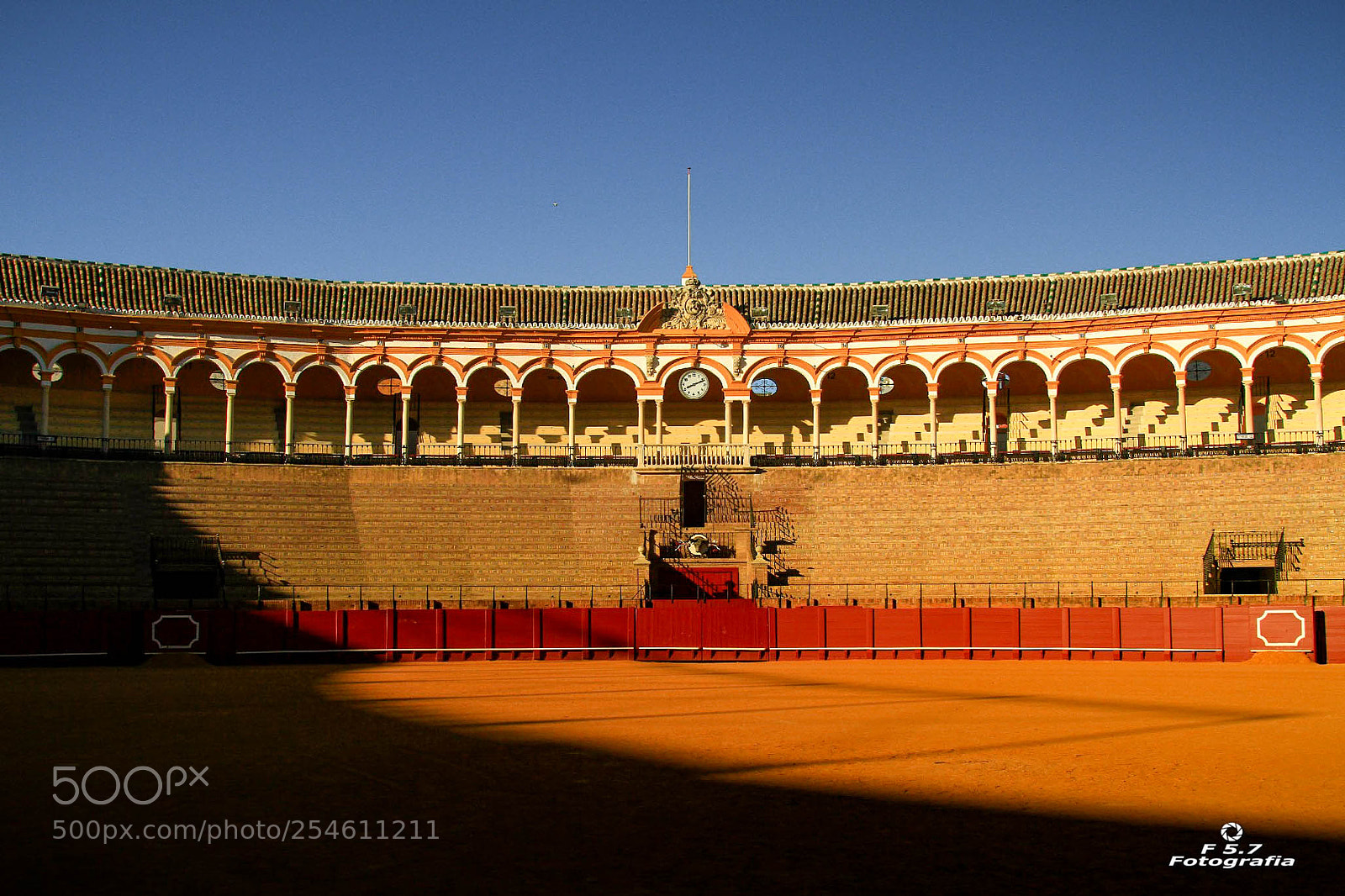 Canon EOS 7D sample photo. Arena - plaza de photography