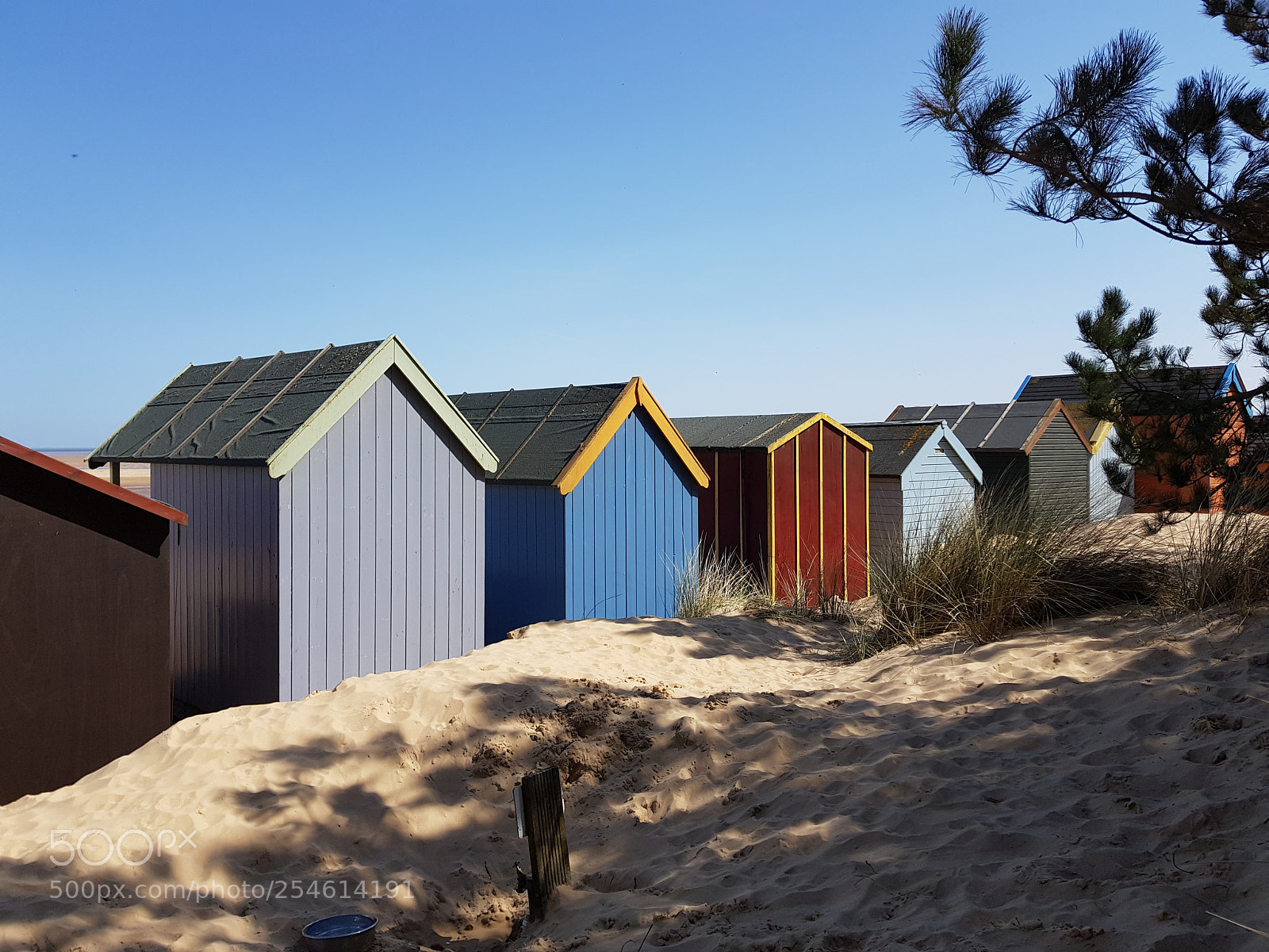 Samsung Galaxy S8 sample photo. Huts on thr beach photography