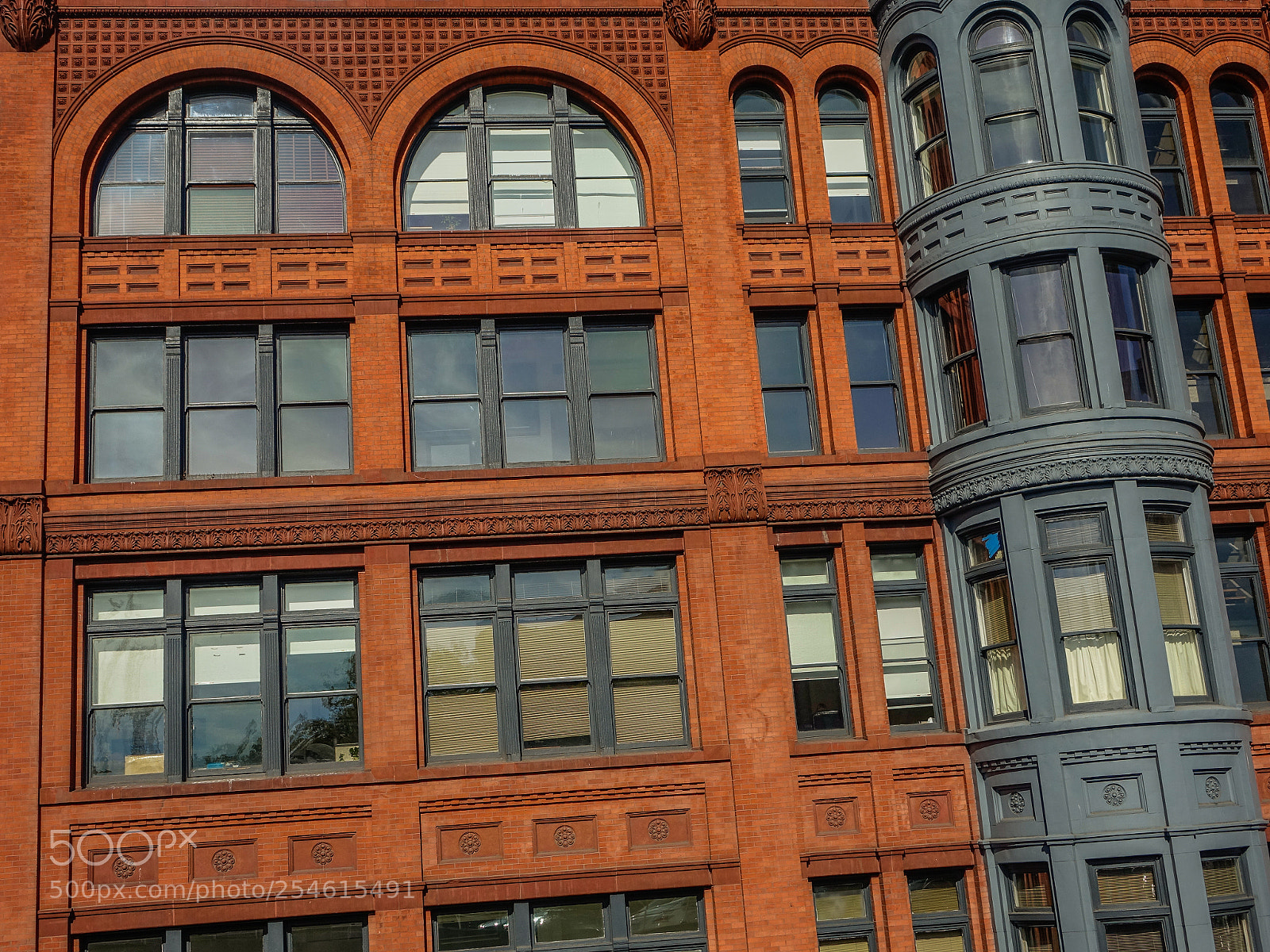 Sony Cyber-shot DSC-RX10 sample photo. Classic red brick facade photography