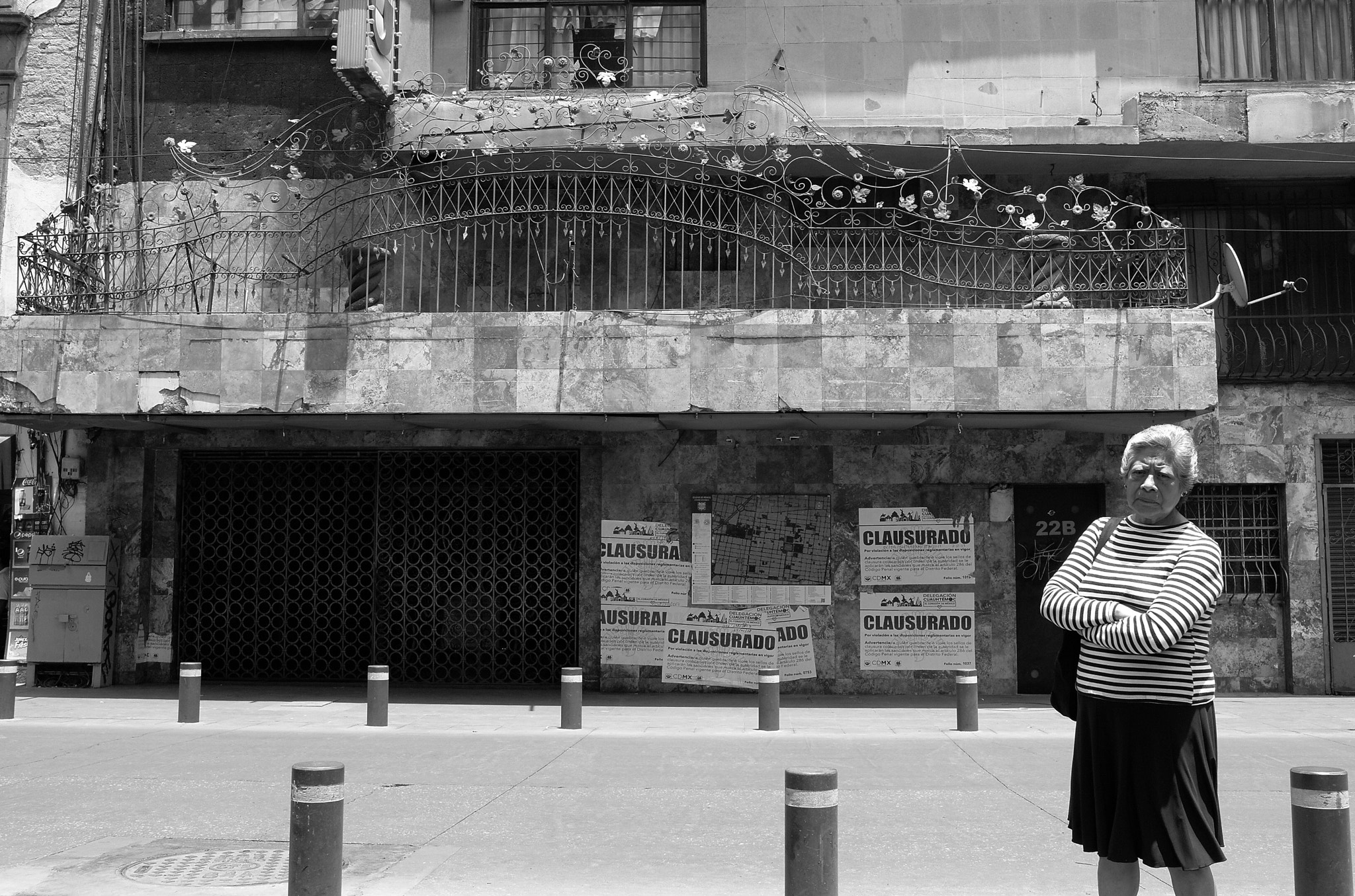 Leica X2 sample photo. Closed photography