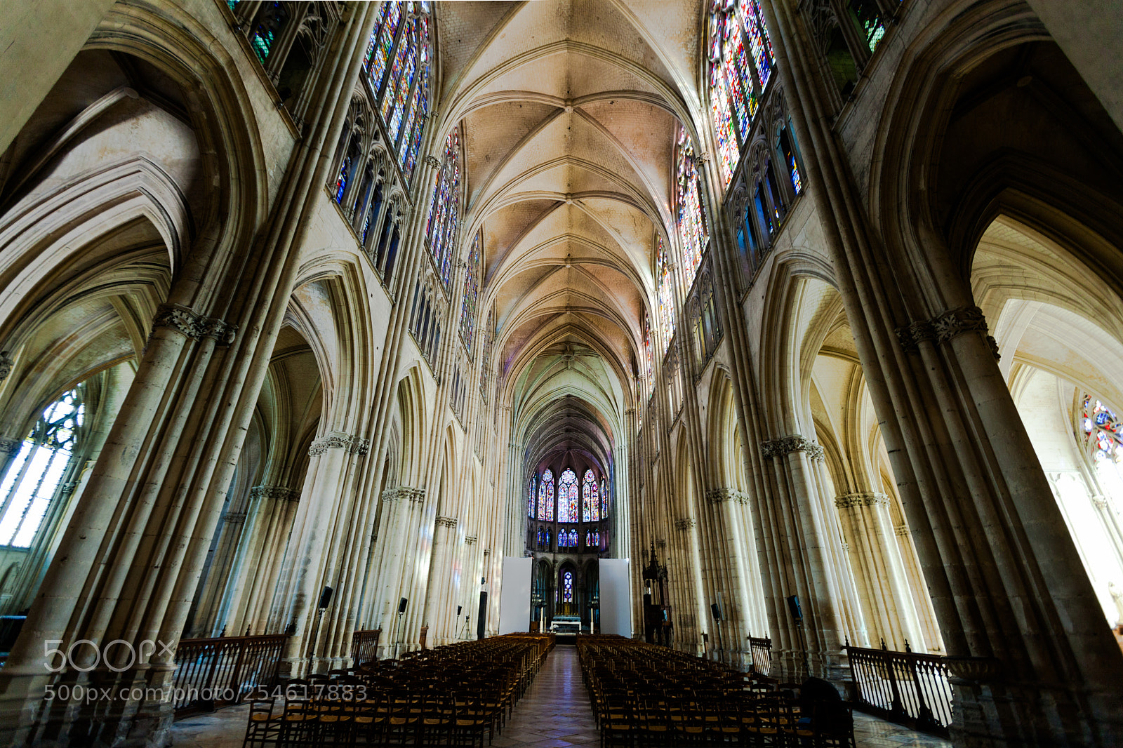 Canon EOS 5D Mark II sample photo. Troyes cathedral photography