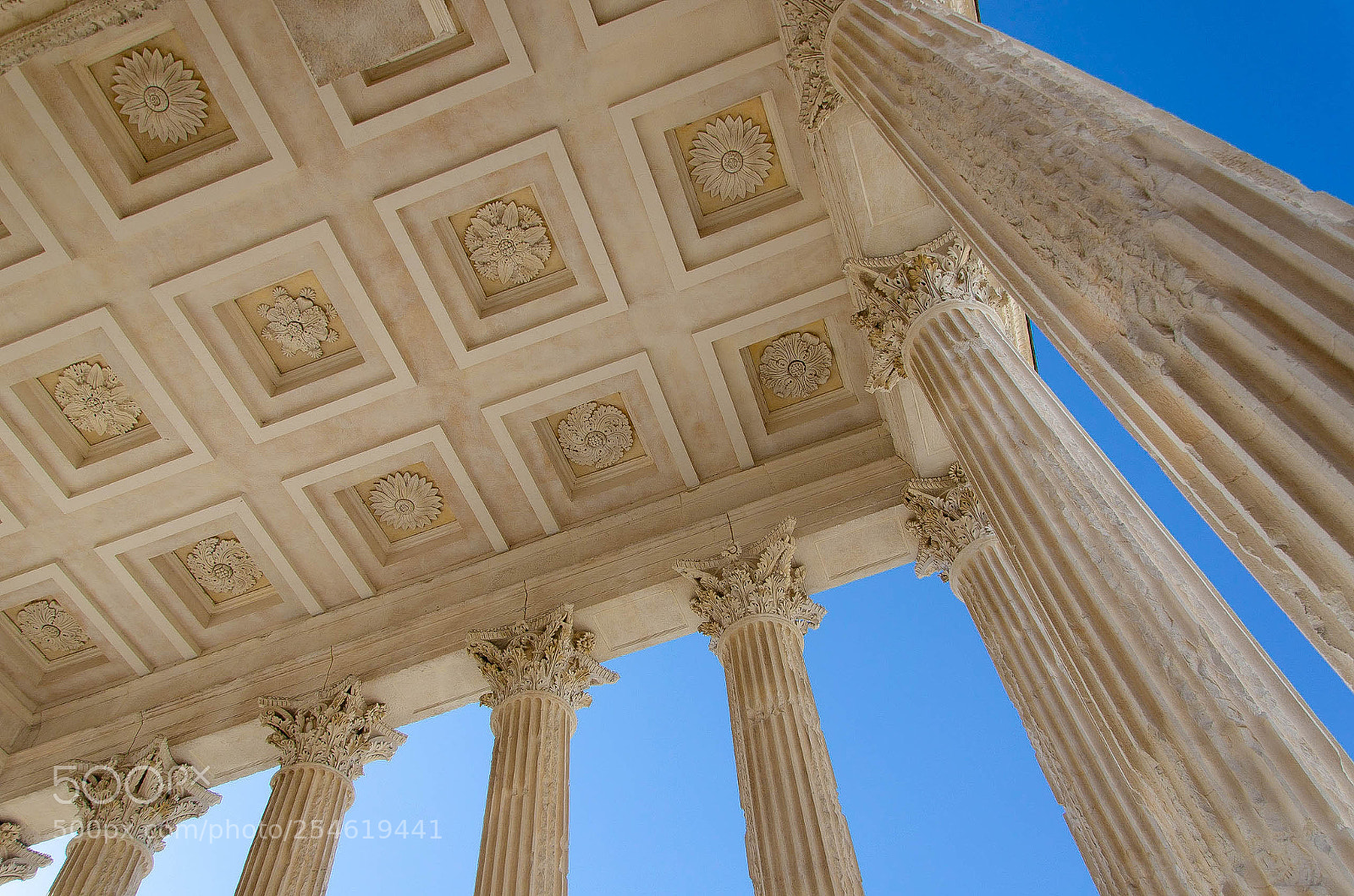 Nikon D7000 sample photo. Maison carrée photography