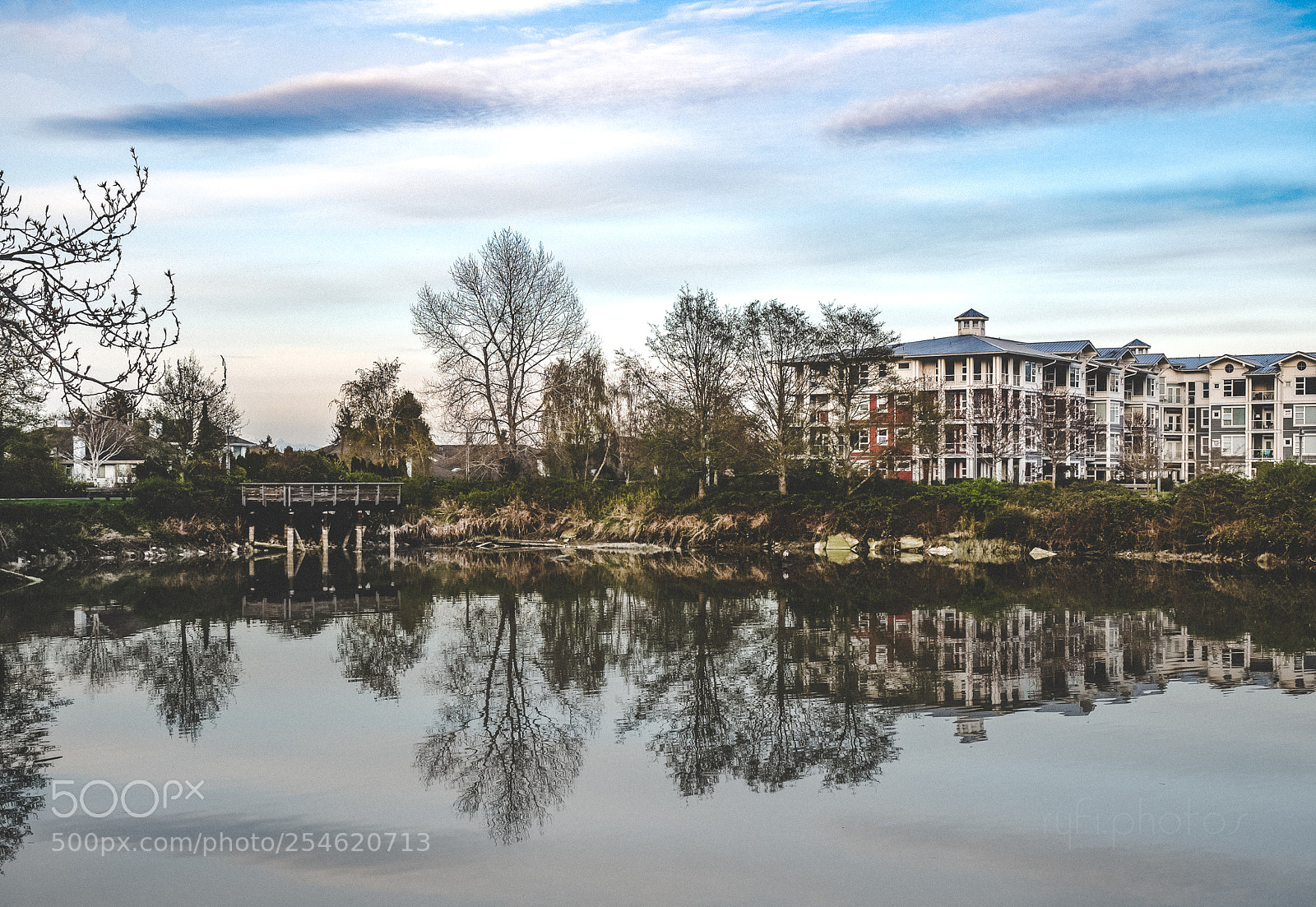 Olympus OM-D E-M5 II sample photo. Waterfront properties photography