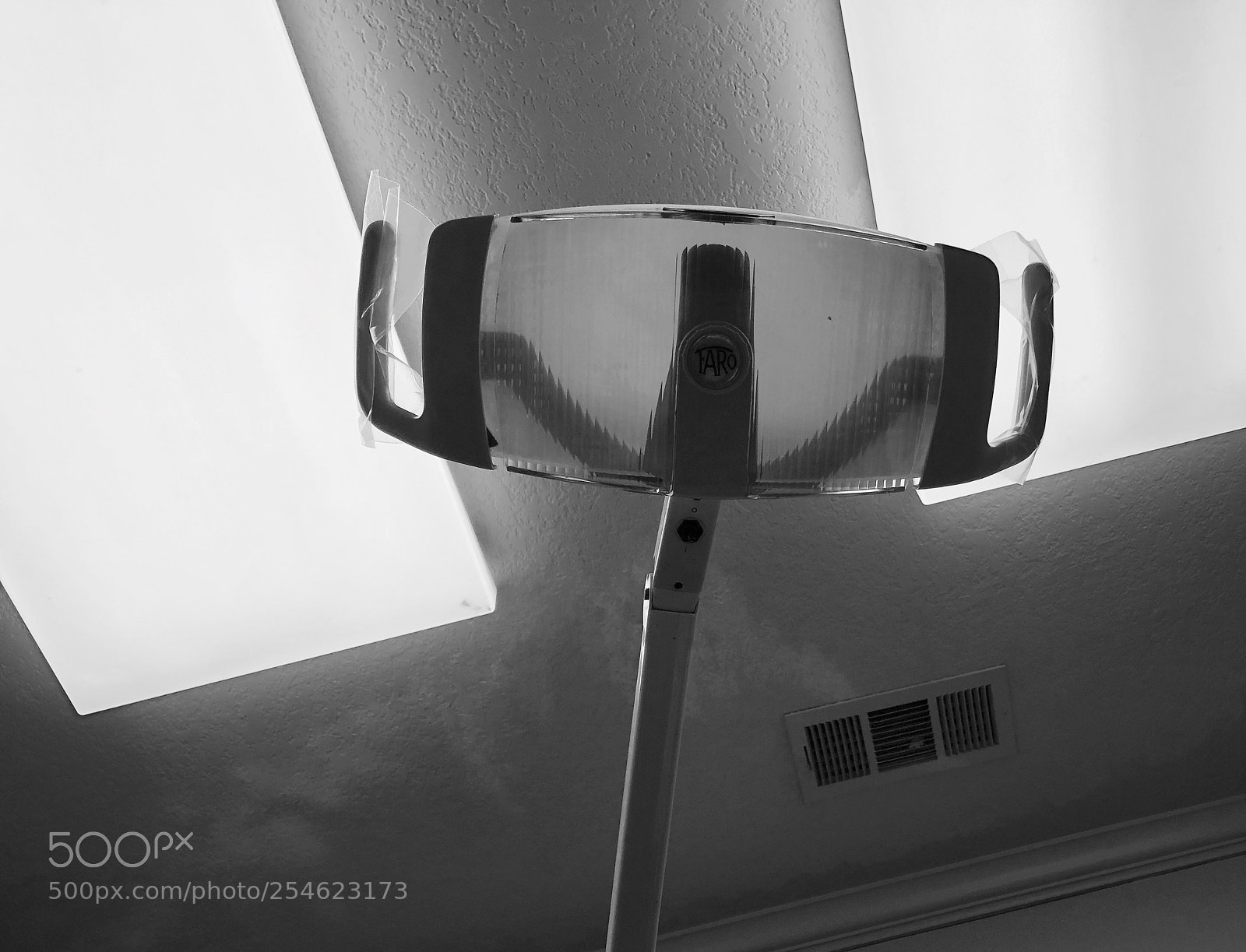 Apple iPhone X sample photo. From the dentist chair photography