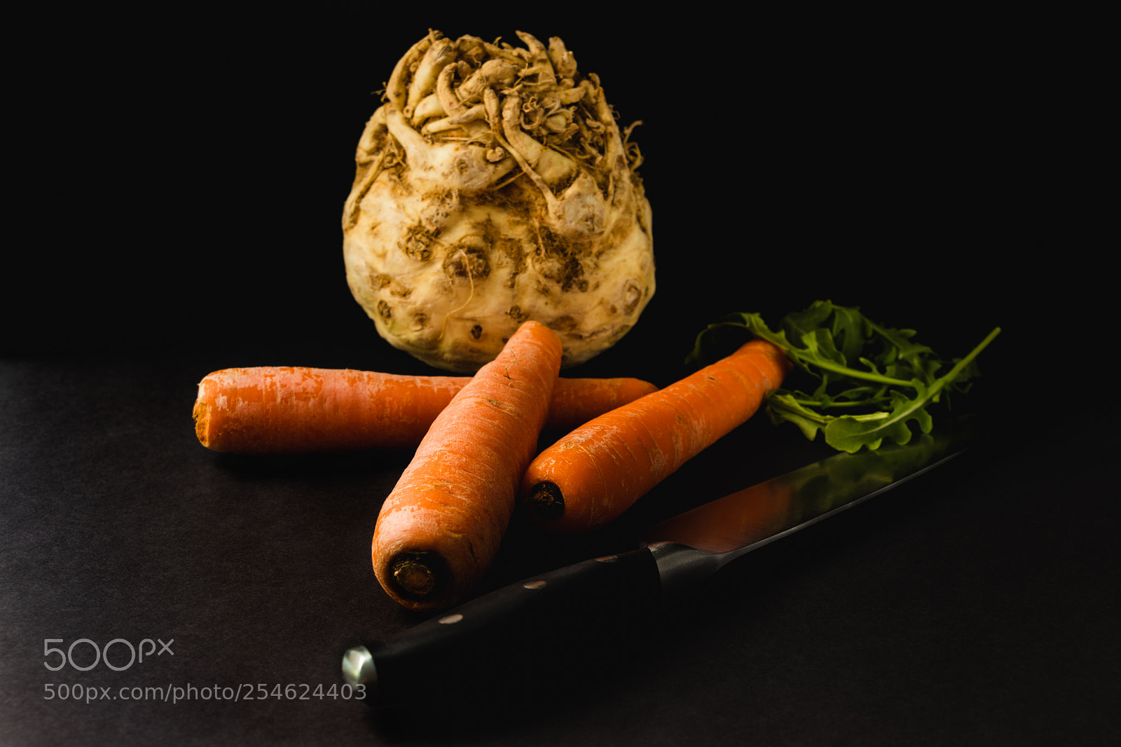 Canon EOS 800D (EOS Rebel T7i / EOS Kiss X9i) sample photo. Preparing a celery root photography