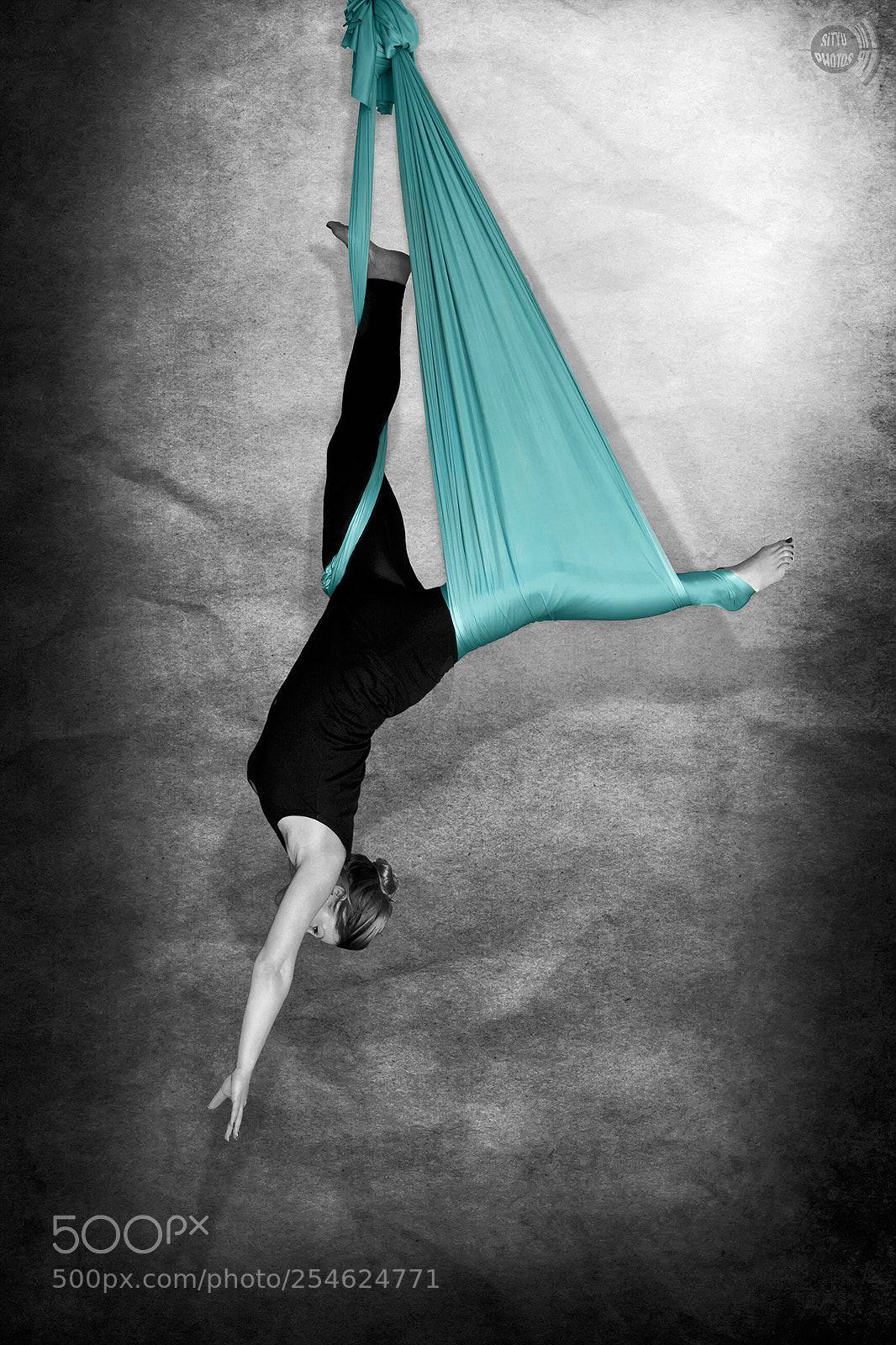 Nikon D5200 sample photo. Antigravitation yoga photography