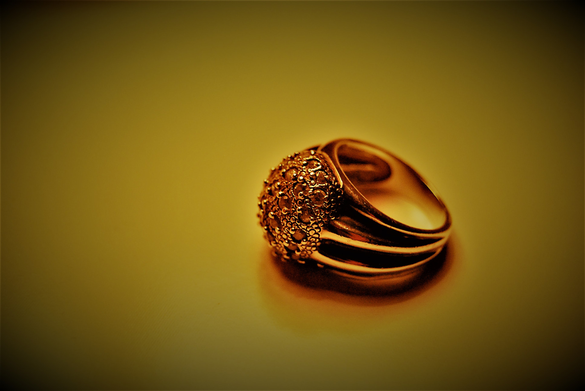 Nikon D60 sample photo. Circular band photography