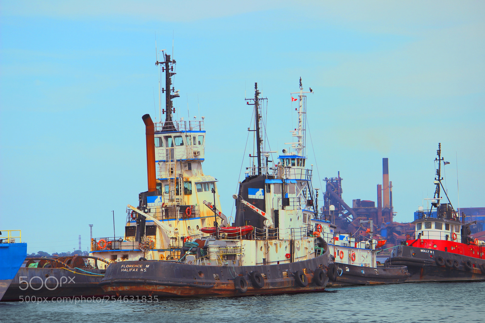 Canon EF-S 55-250mm F4-5.6 IS II sample photo. Shipyard photography