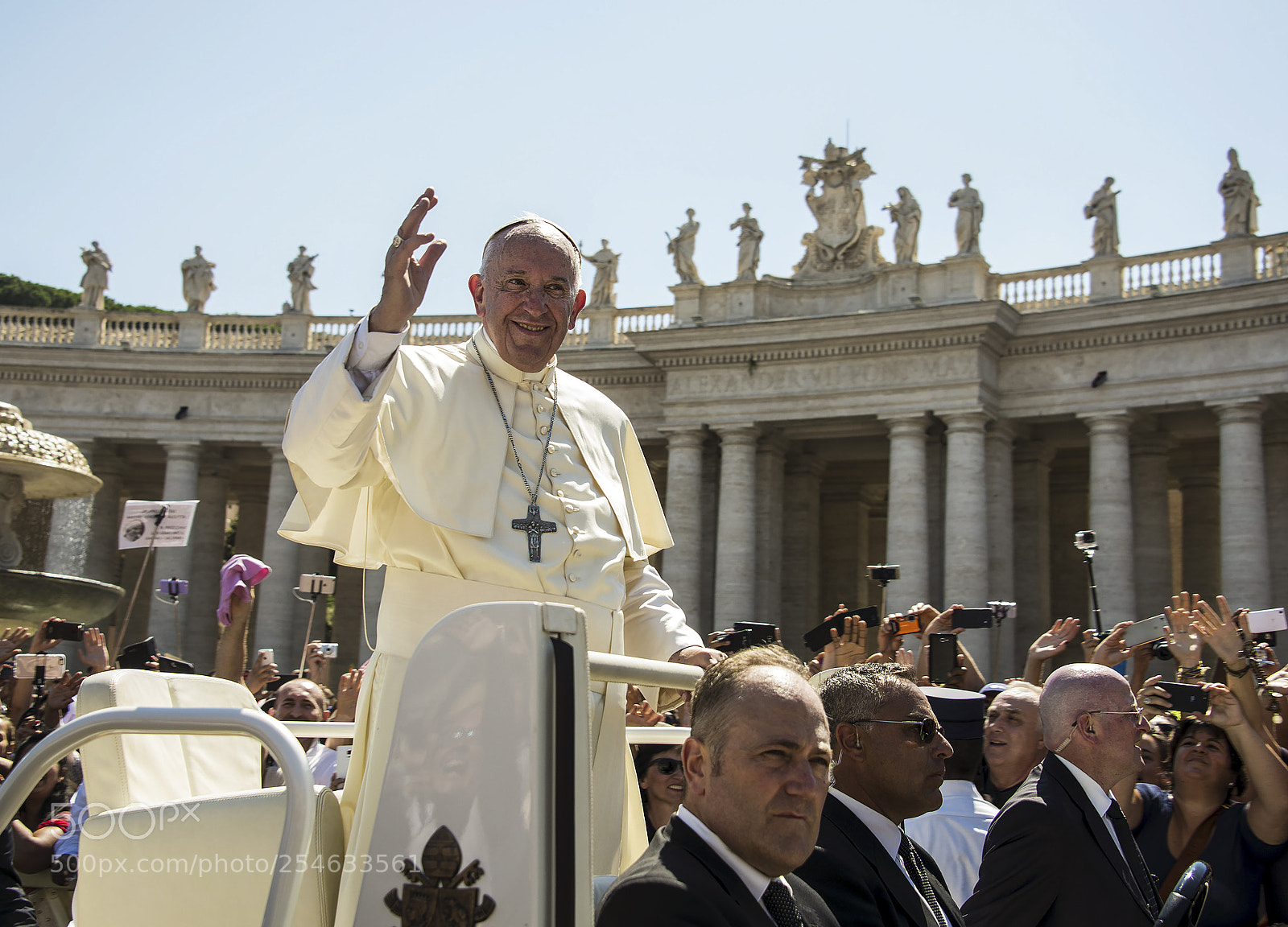 Nikon D800E sample photo. Pope francis waving to photography