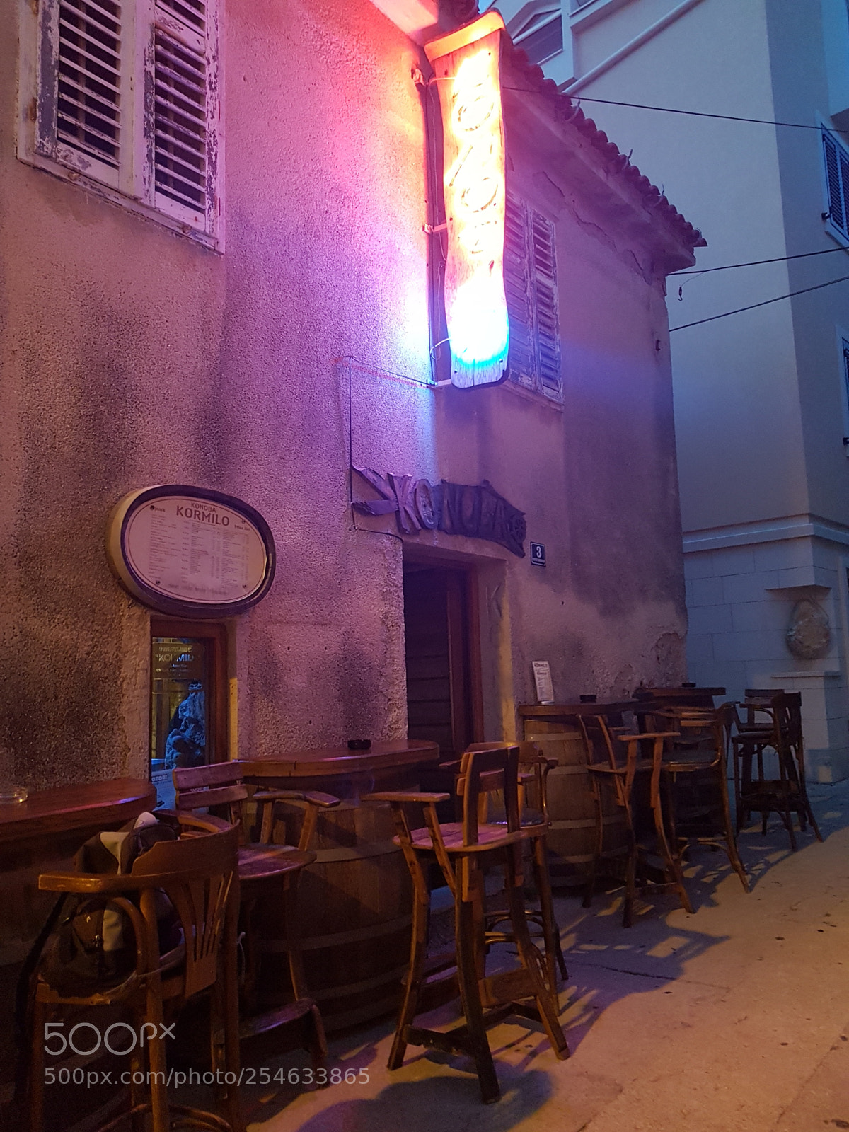 Samsung Galaxy S7 Edge sample photo. Domestic bar photography