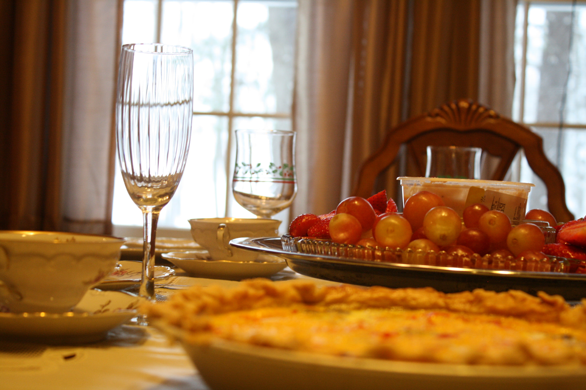 Canon EOS 1000D (EOS Digital Rebel XS / EOS Kiss F) sample photo. Christmas breakfast photography