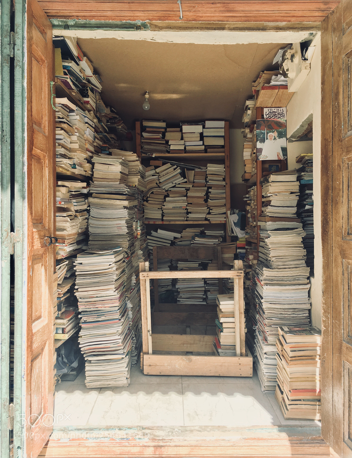 Apple iPhone 6s sample photo. Book shop photography