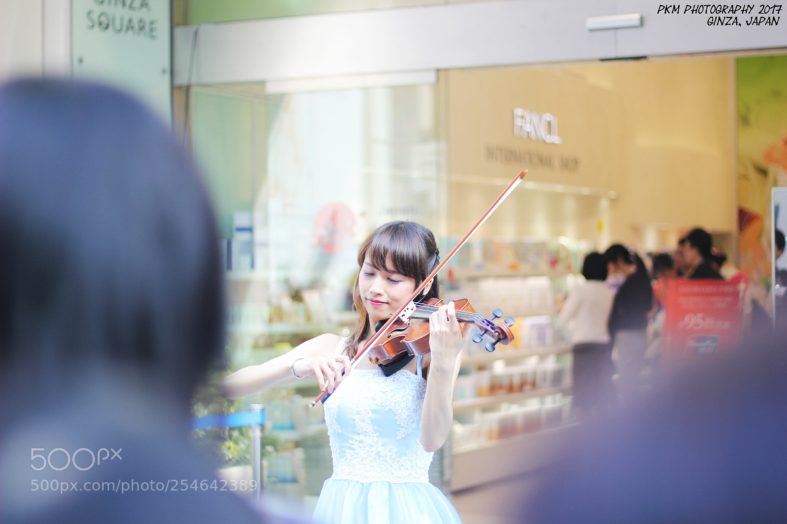 Canon EOS 550D (EOS Rebel T2i / EOS Kiss X4) sample photo. Street performance: ginza photography