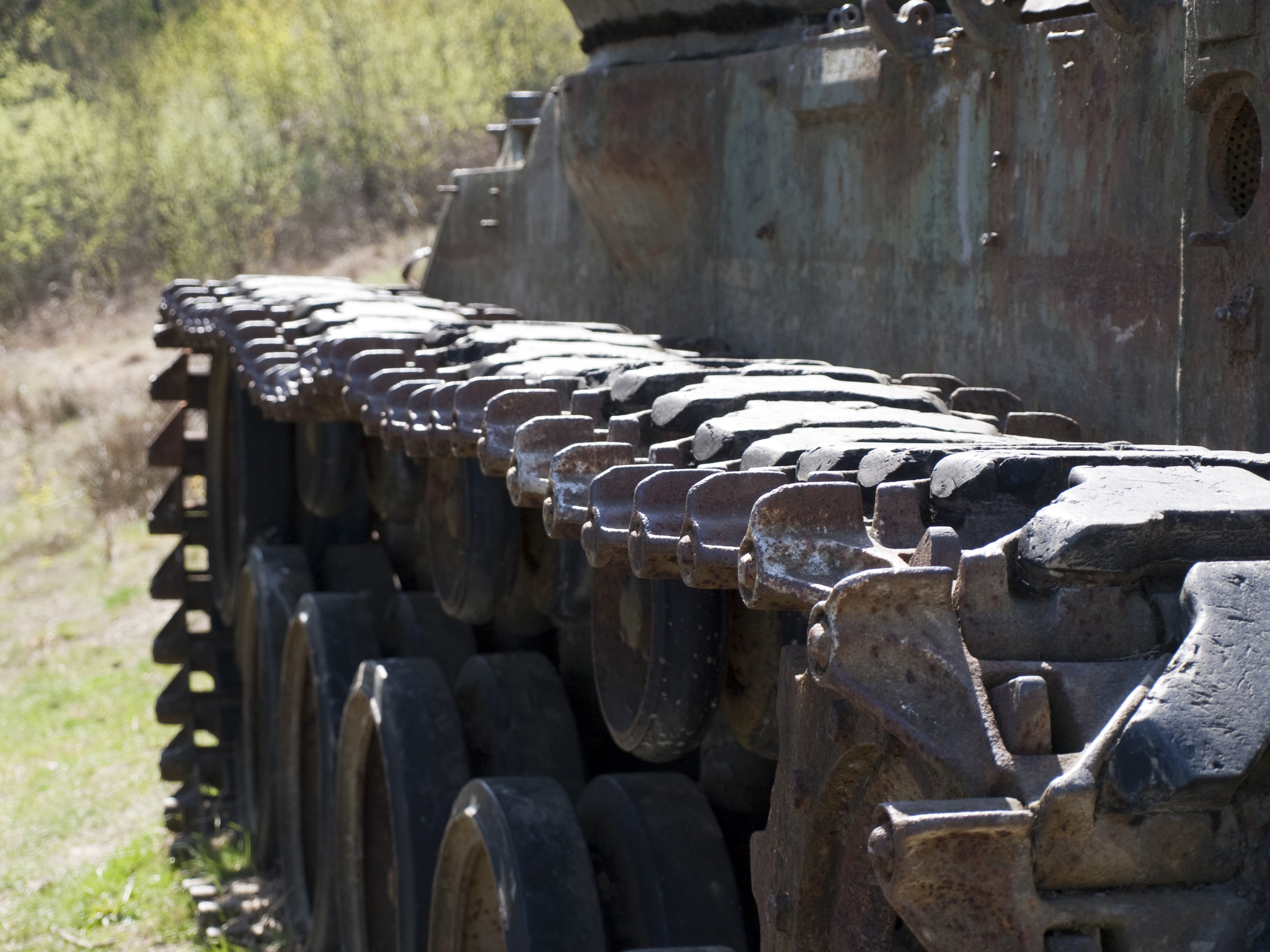 Olympus E-450 (EVOLT E-450) sample photo. Abandoned tank photography