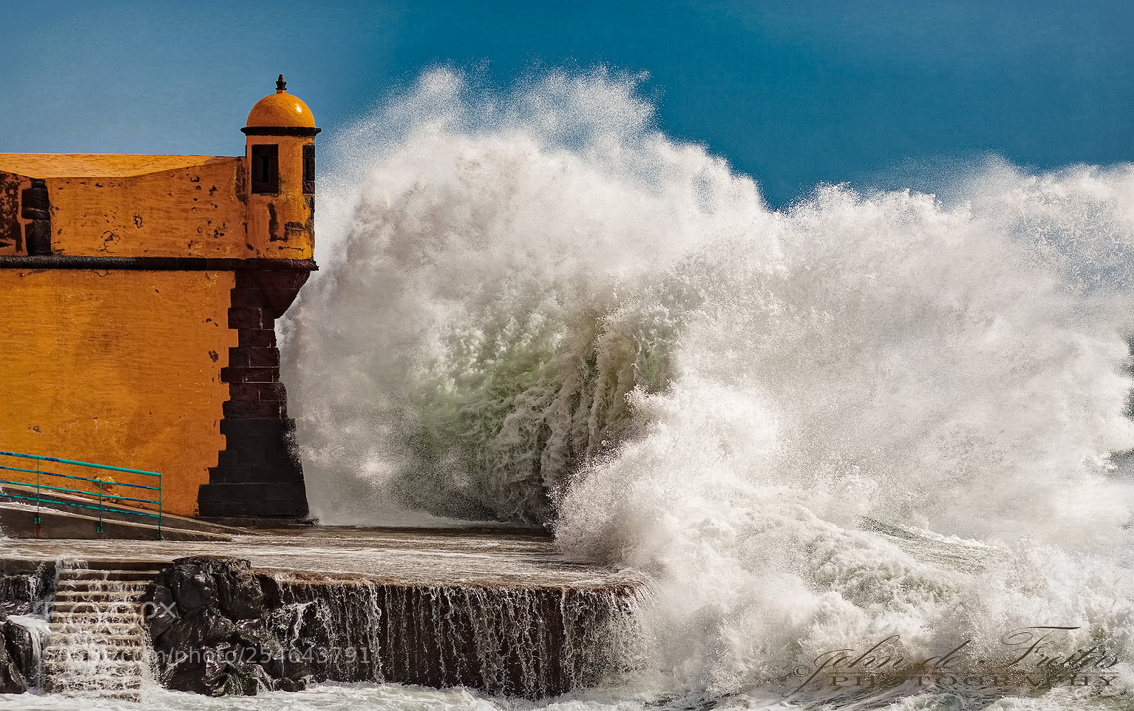 Canon EOS 5D Mark II sample photo. The waves photography