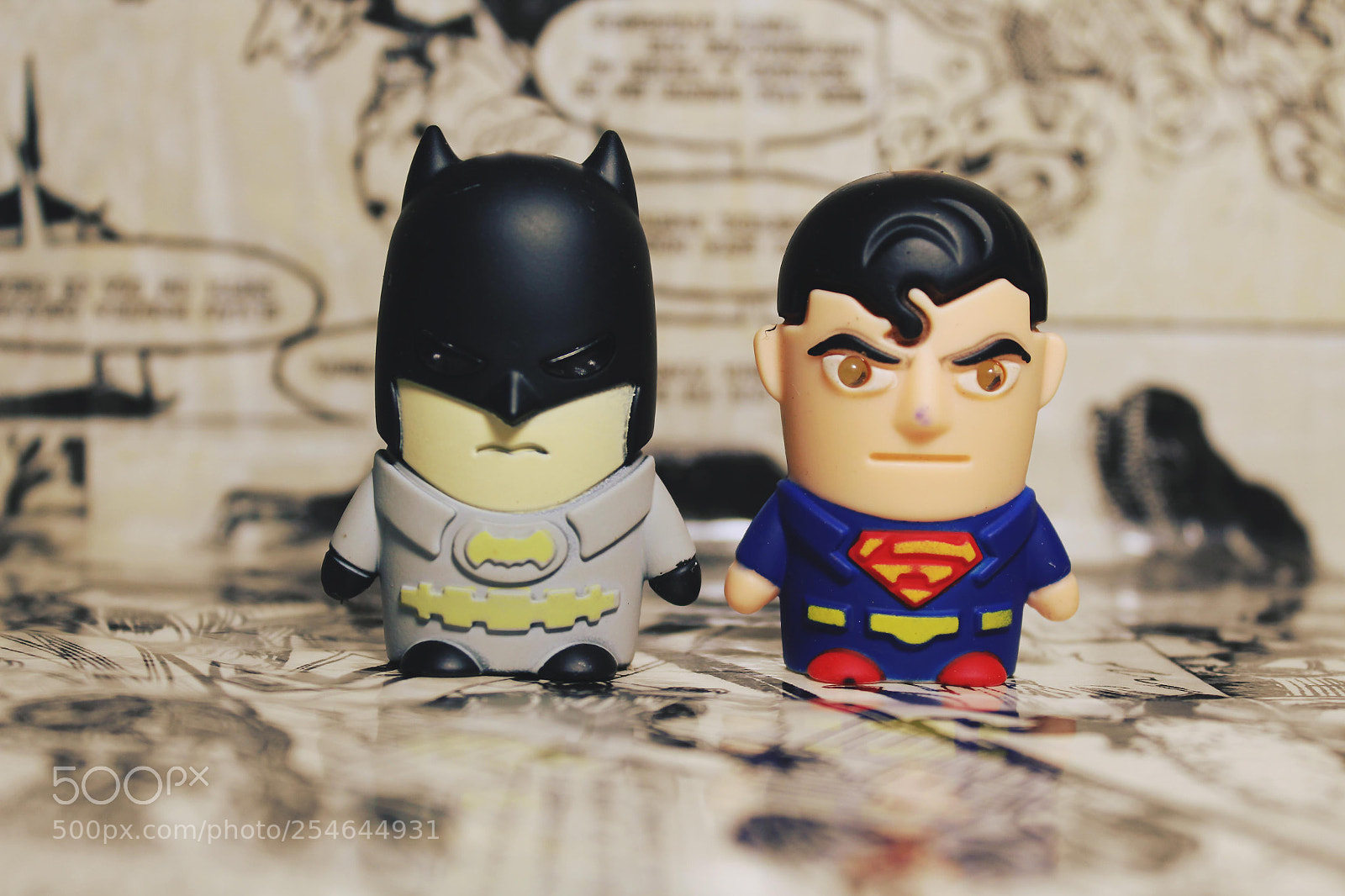 Canon EOS 1300D (EOS Rebel T6 / EOS Kiss X80) sample photo. Batman & superman photography