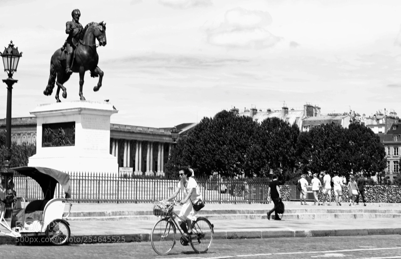 Canon EOS 100D (EOS Rebel SL1 / EOS Kiss X7) sample photo. July in paris photography