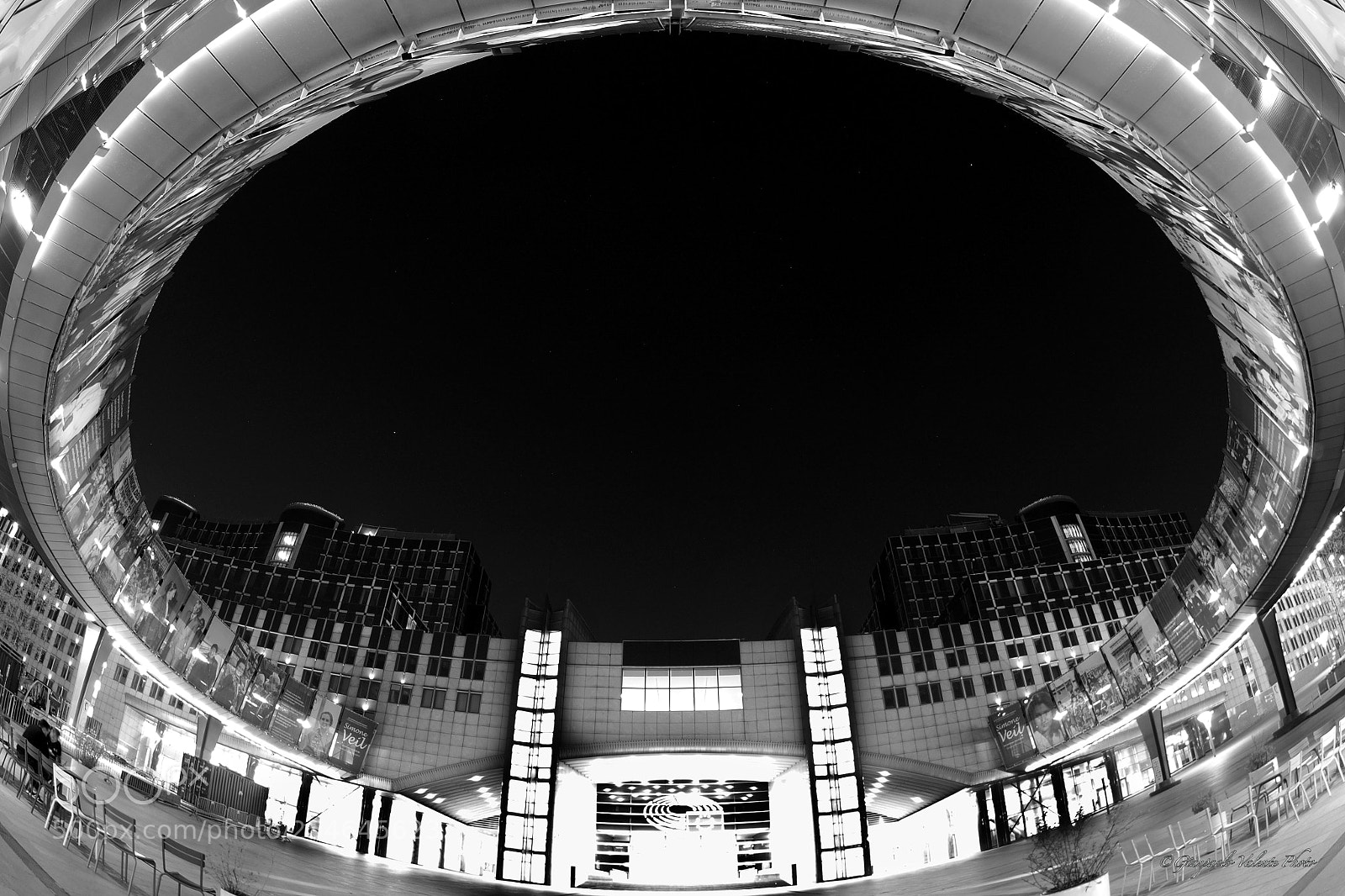 Olympus OM-D E-M5 II sample photo. Parlamento europeo photography