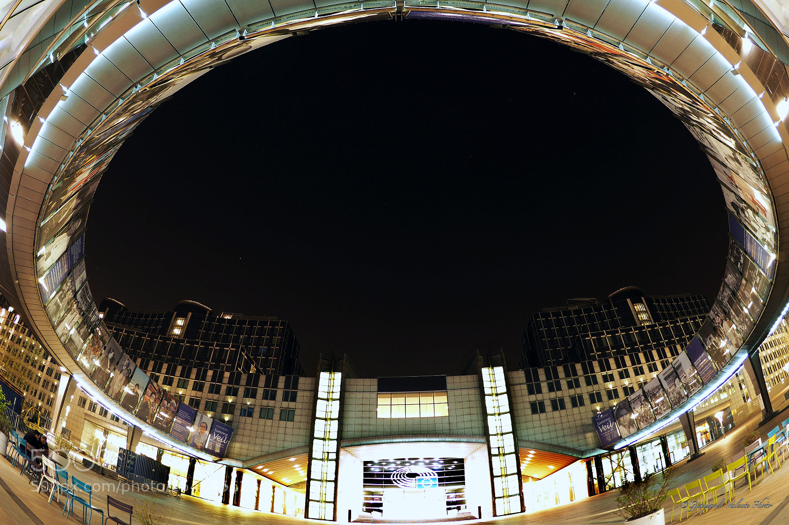 Olympus OM-D E-M5 II sample photo. Parlamento europeo photography