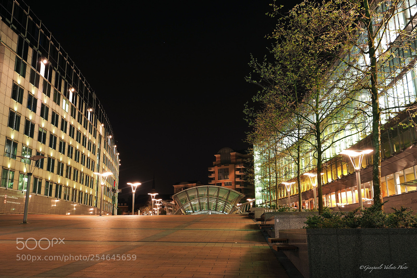Olympus OM-D E-M5 II sample photo. Parlamento europeo photography