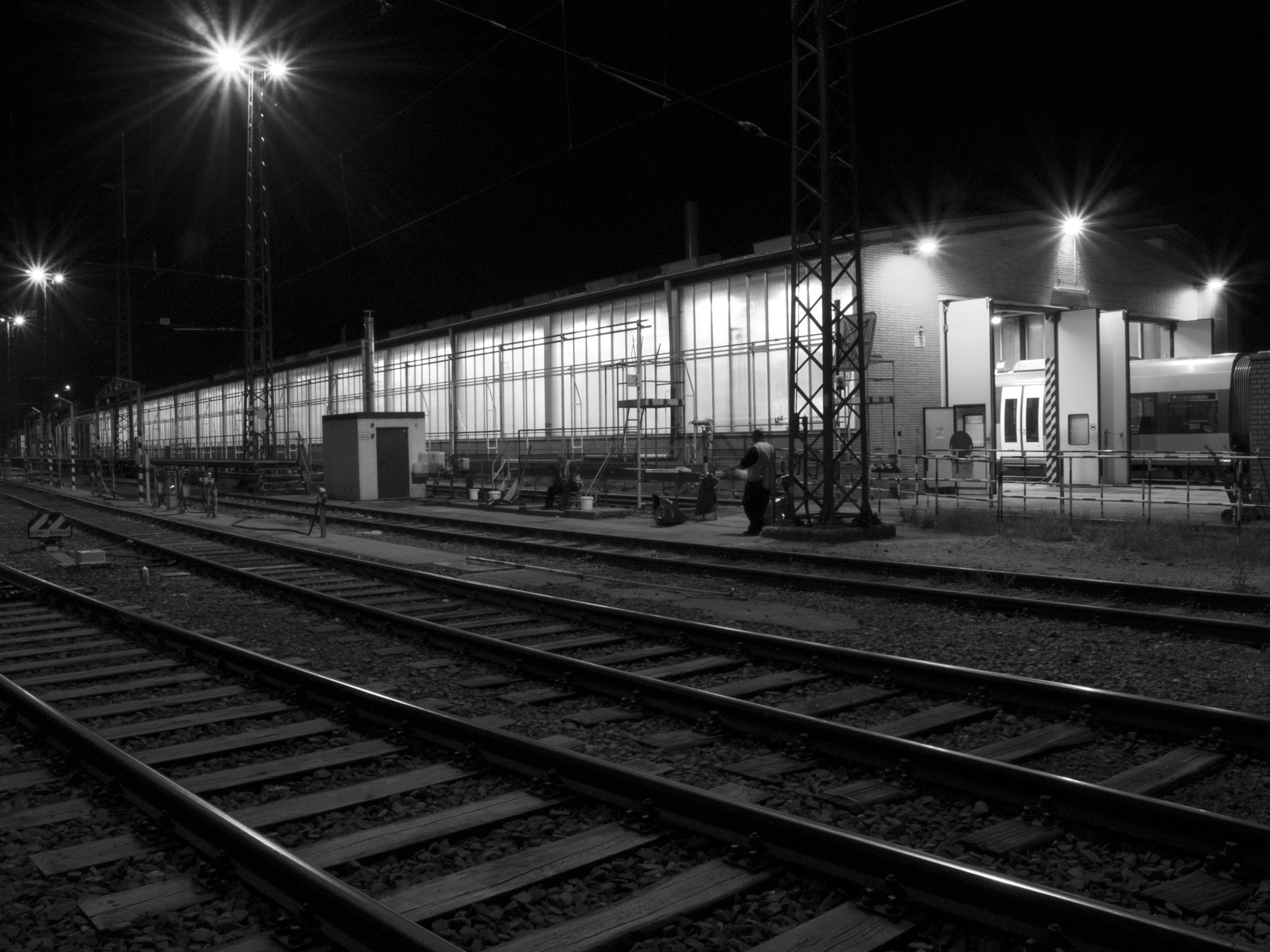 Olympus E-450 (EVOLT E-450) sample photo. Trainyard photography