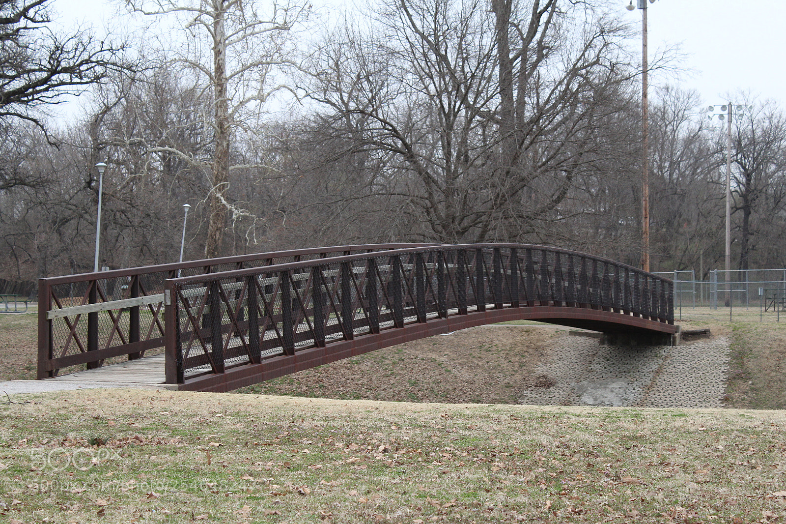 Canon EOS 1300D (EOS Rebel T6 / EOS Kiss X80) sample photo. Foot bridge photography