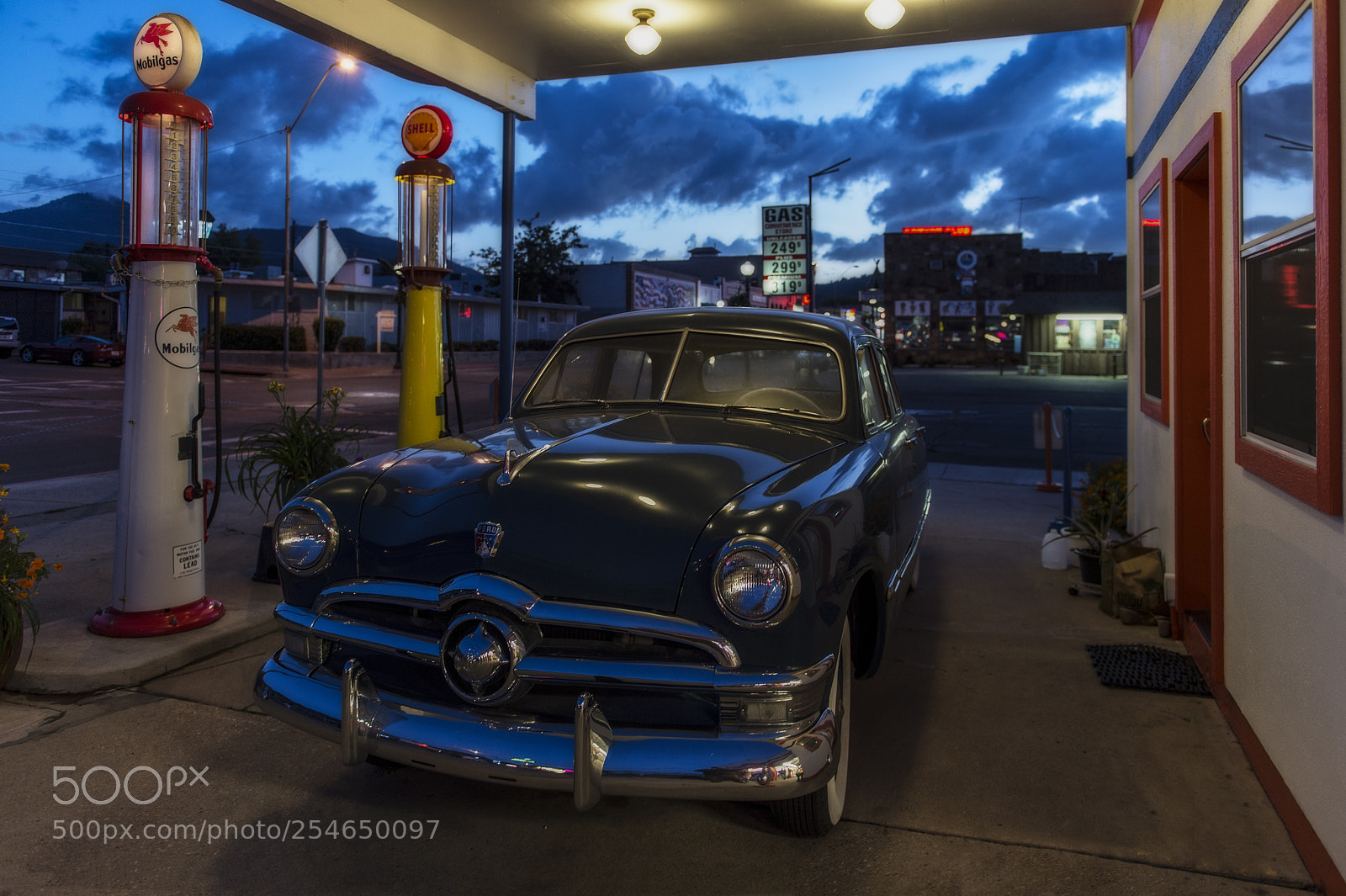 Nikon Df sample photo. Gas station photography