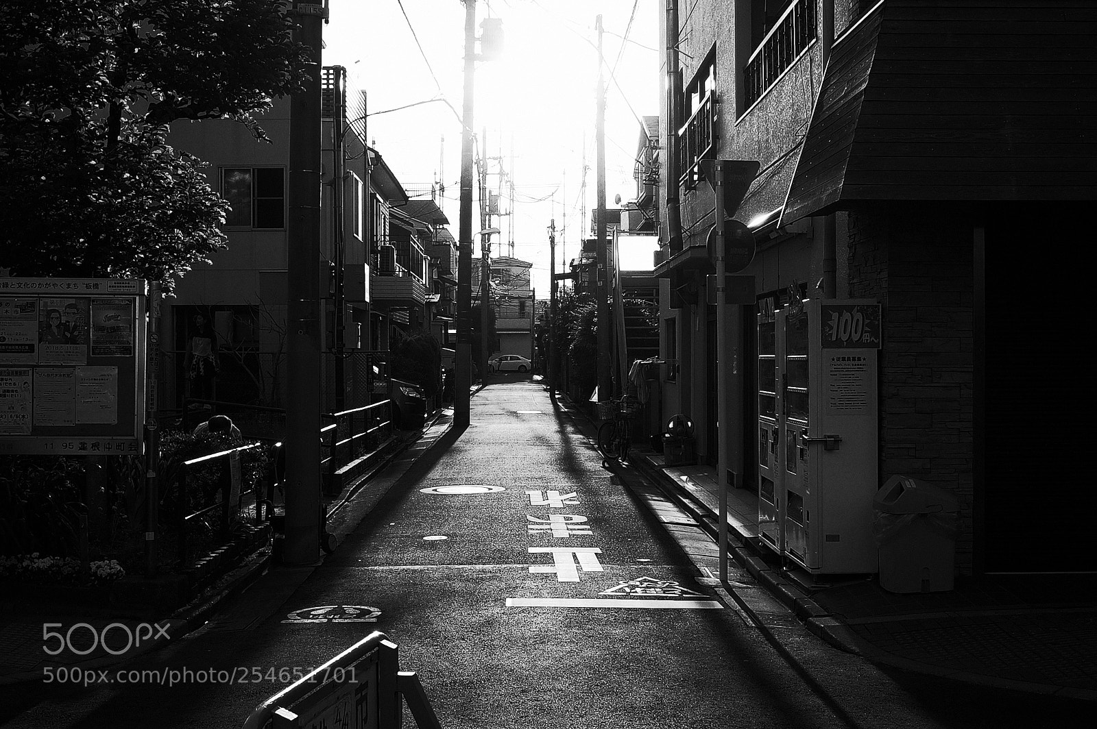Ricoh GR II sample photo. A side street photography