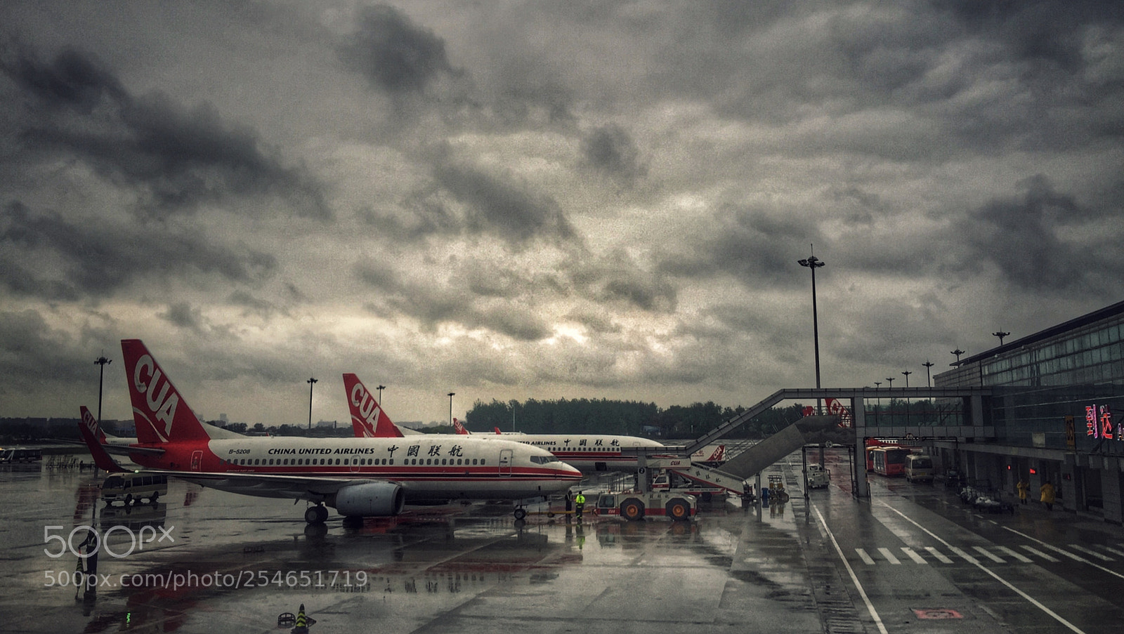 Apple iPhone 6 Plus sample photo. Airplanes photography