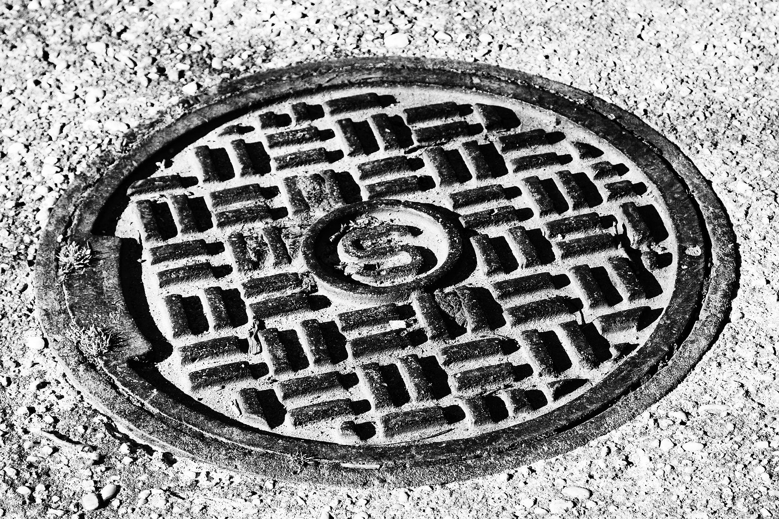 Canon EOS 7D sample photo. Manhole cover photography
