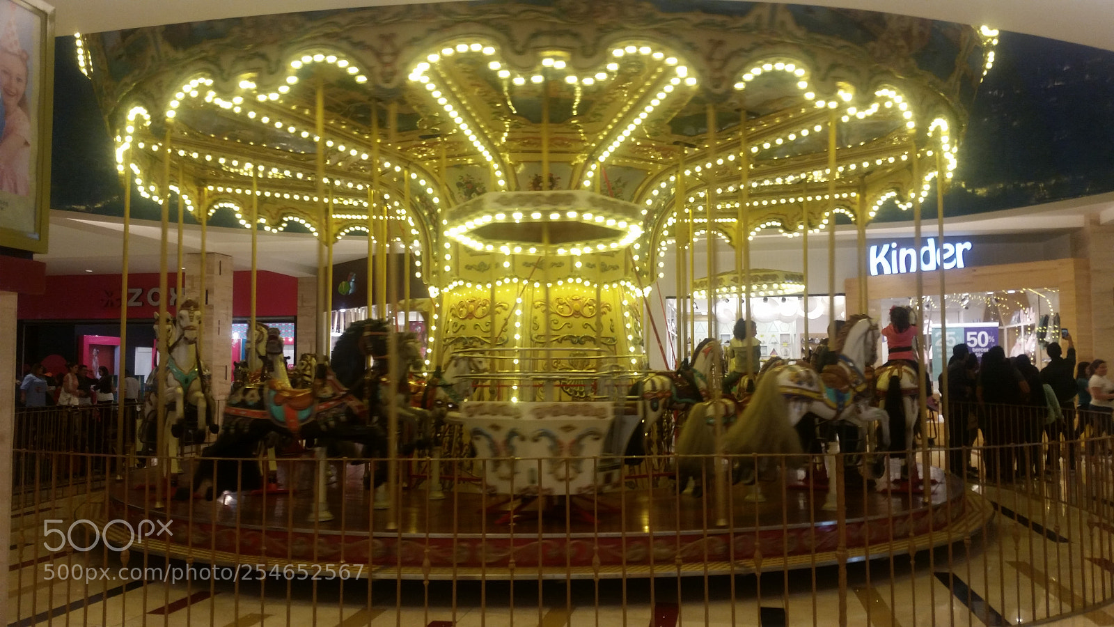 Samsung Galaxy S5 sample photo. Carrusel photography