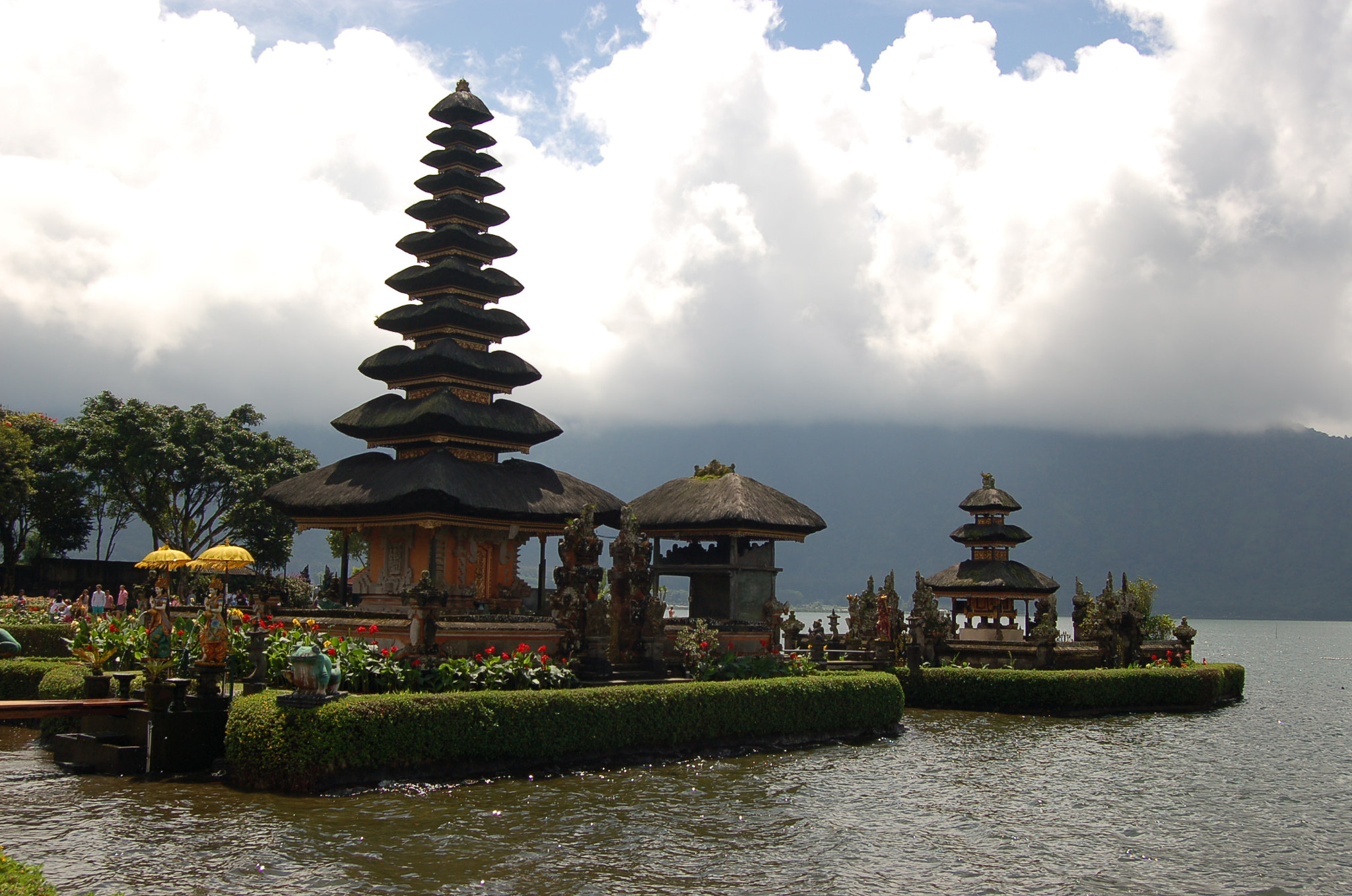 Nikon D50 sample photo. Bali lake temple photography