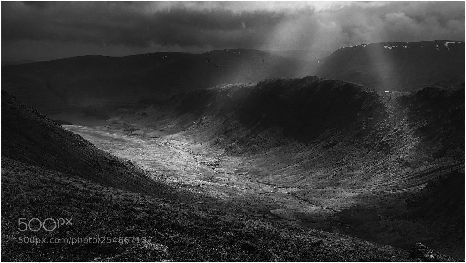 Olympus OM-D E-M1 sample photo. Light in the valley photography