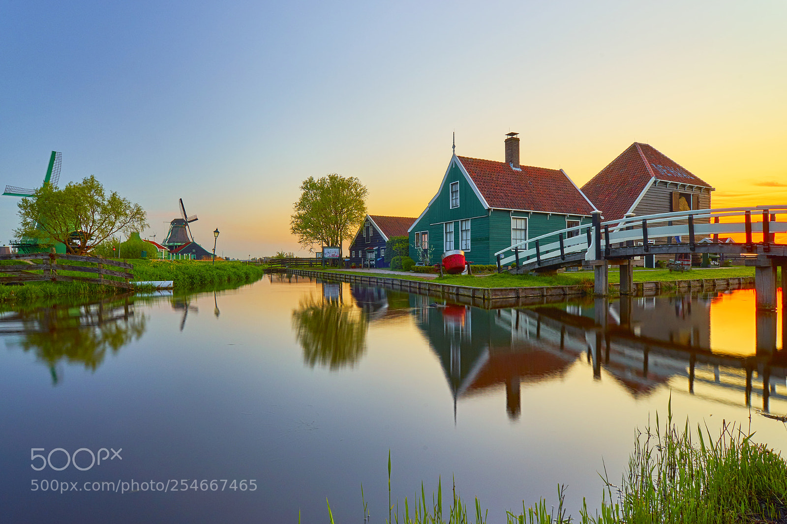 Sony a7 II sample photo. Dutch orange morning part1 photography