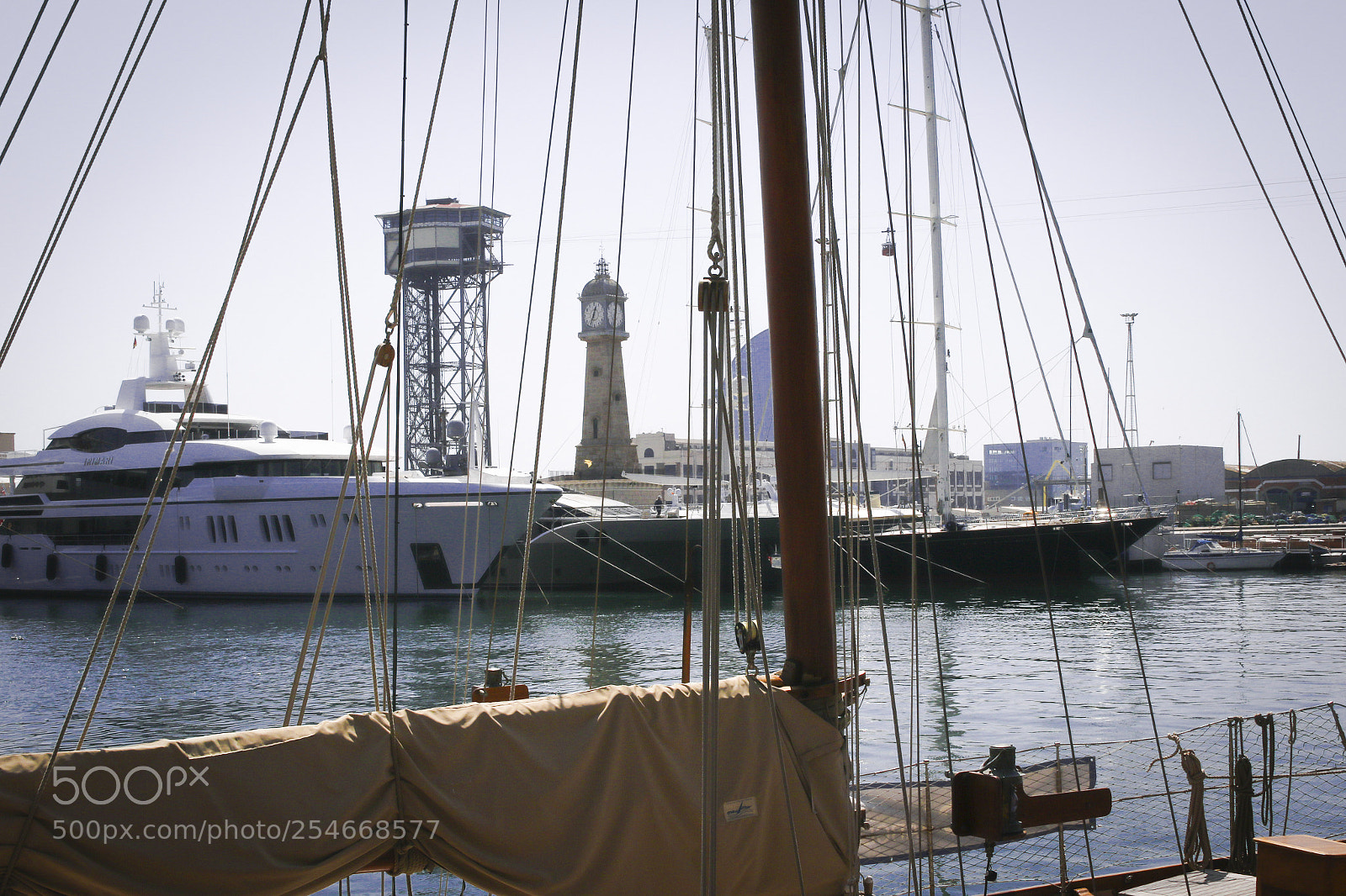 Canon EOS 7D Mark II sample photo. El port photography