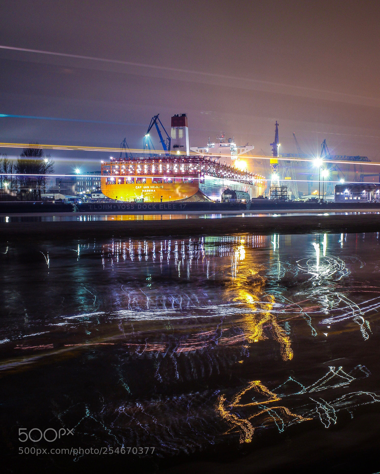 Canon EOS 700D (EOS Rebel T5i / EOS Kiss X7i) sample photo. Hamburg dock 17/water graffiti  photography