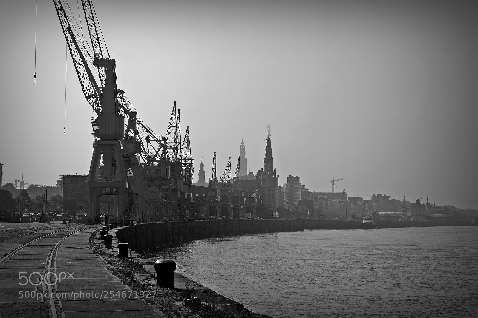 Fujifilm X-T10 sample photo. Antwerp in solarmist photography