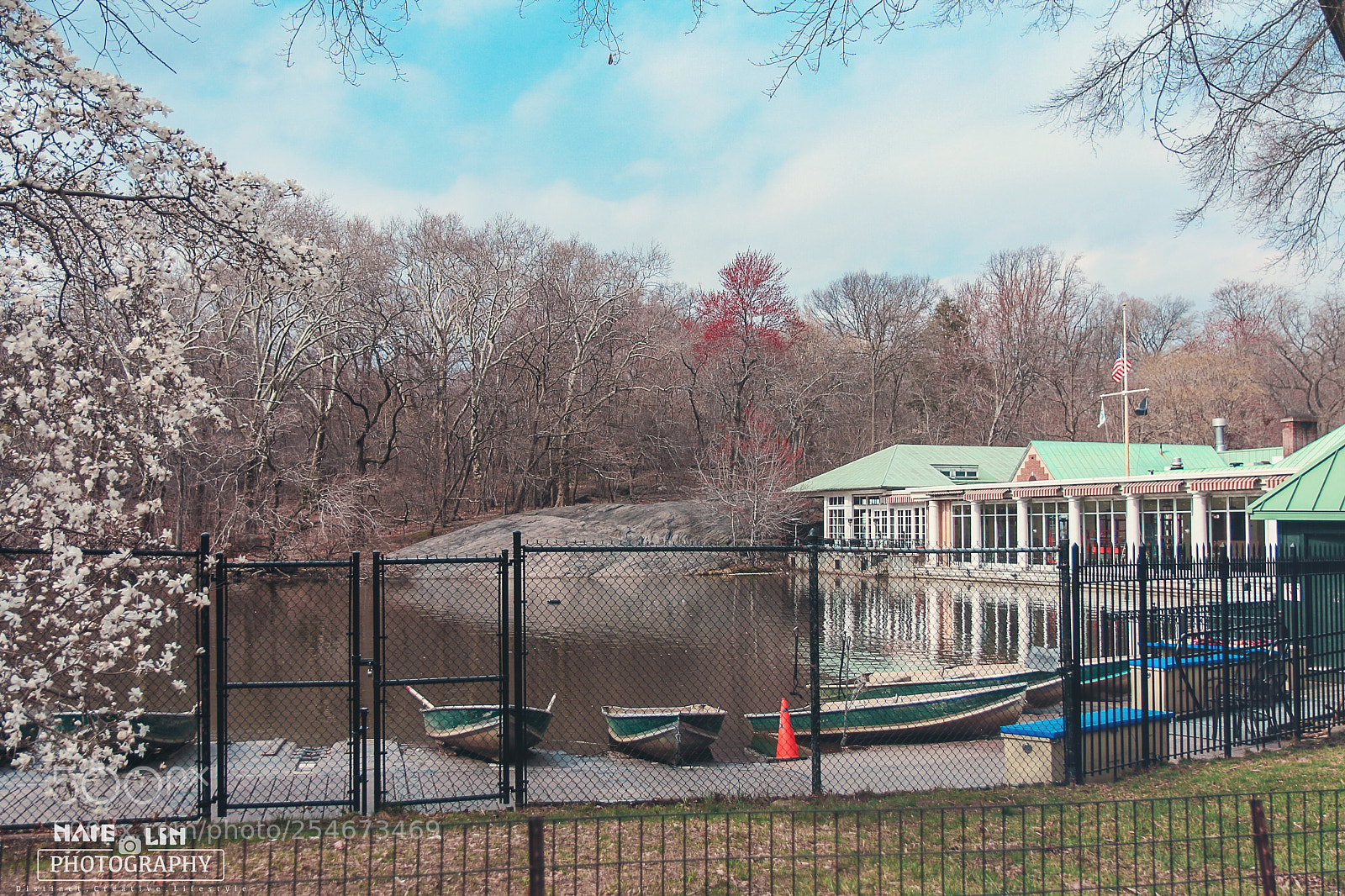 Canon EOS 70D sample photo. Walk around the central photography