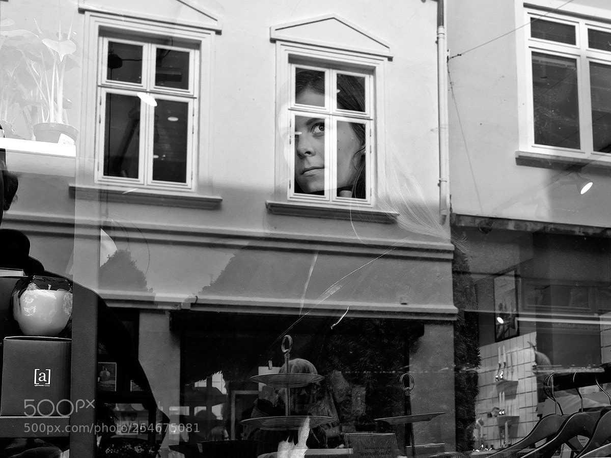 Fujifilm X-Pro2 sample photo. Window reflection photography