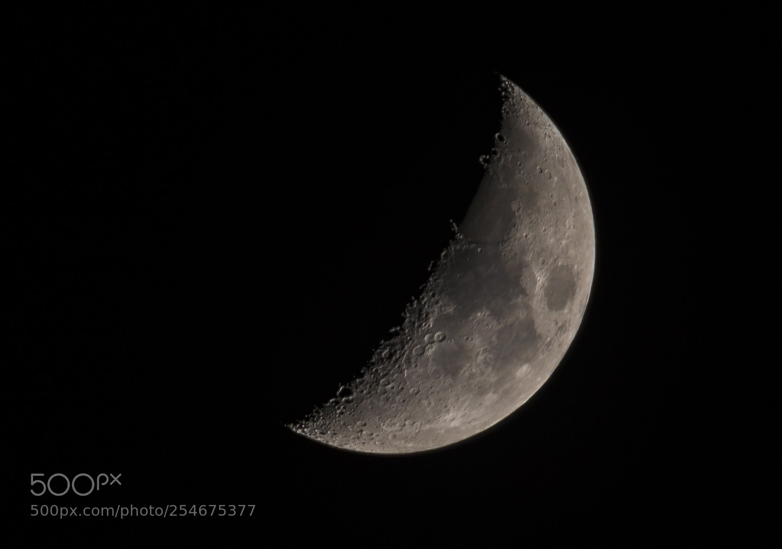 Canon EOS 5D Mark IV sample photo. Crescent moon photography