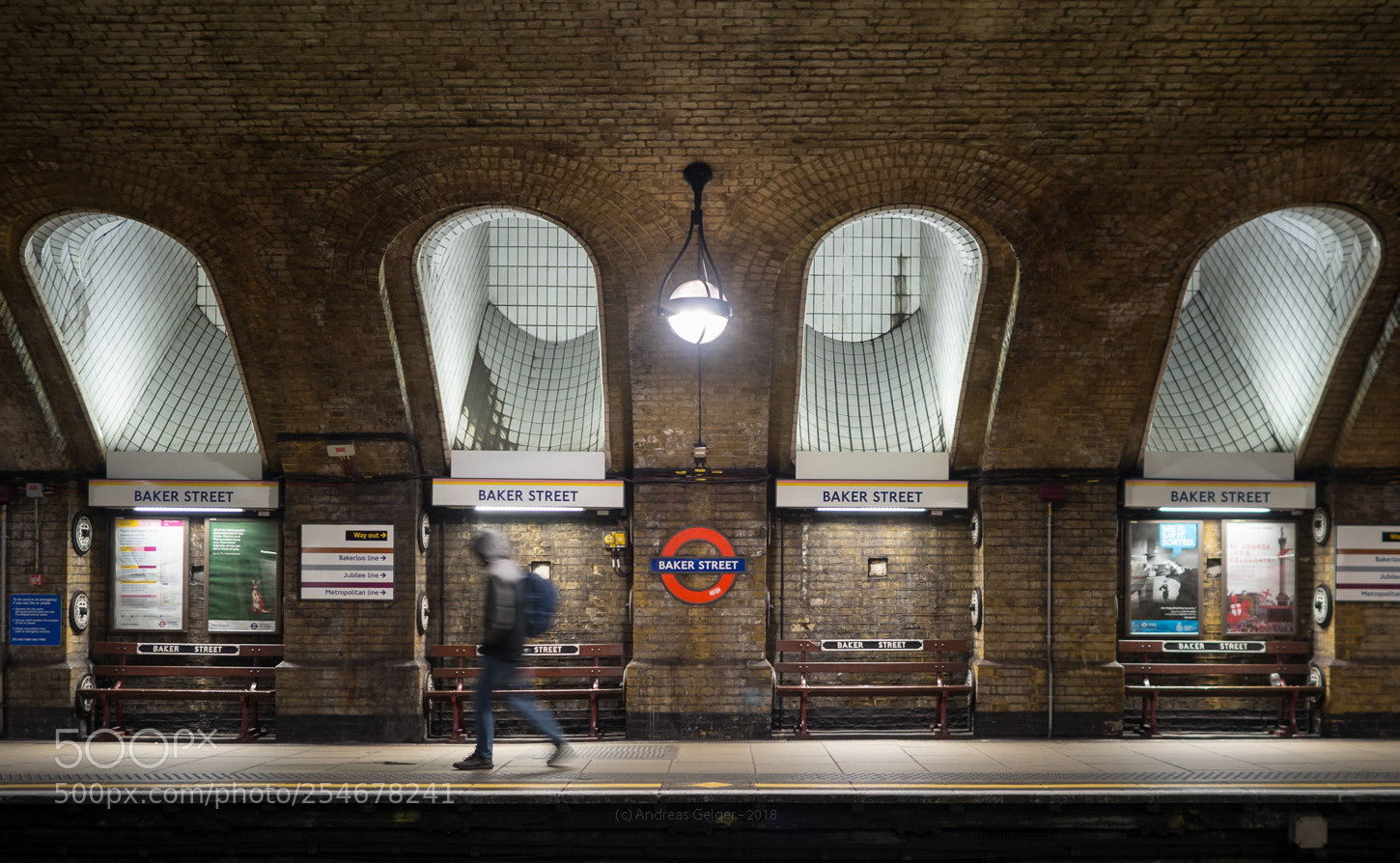 Olympus OM-D E-M10 II sample photo. Baker street photography