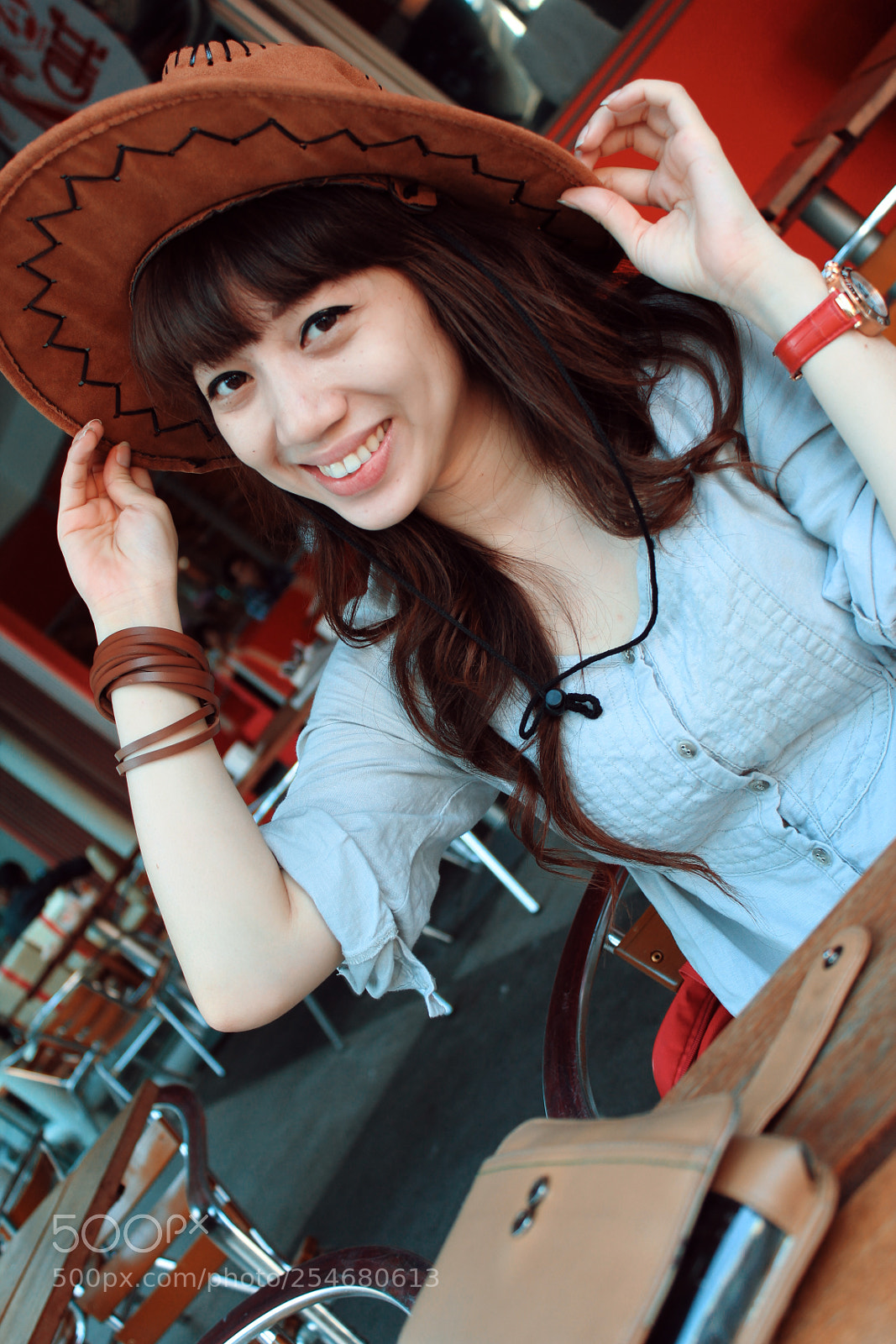 Canon EOS 600D (Rebel EOS T3i / EOS Kiss X5) sample photo. Brown hat with fresh photography