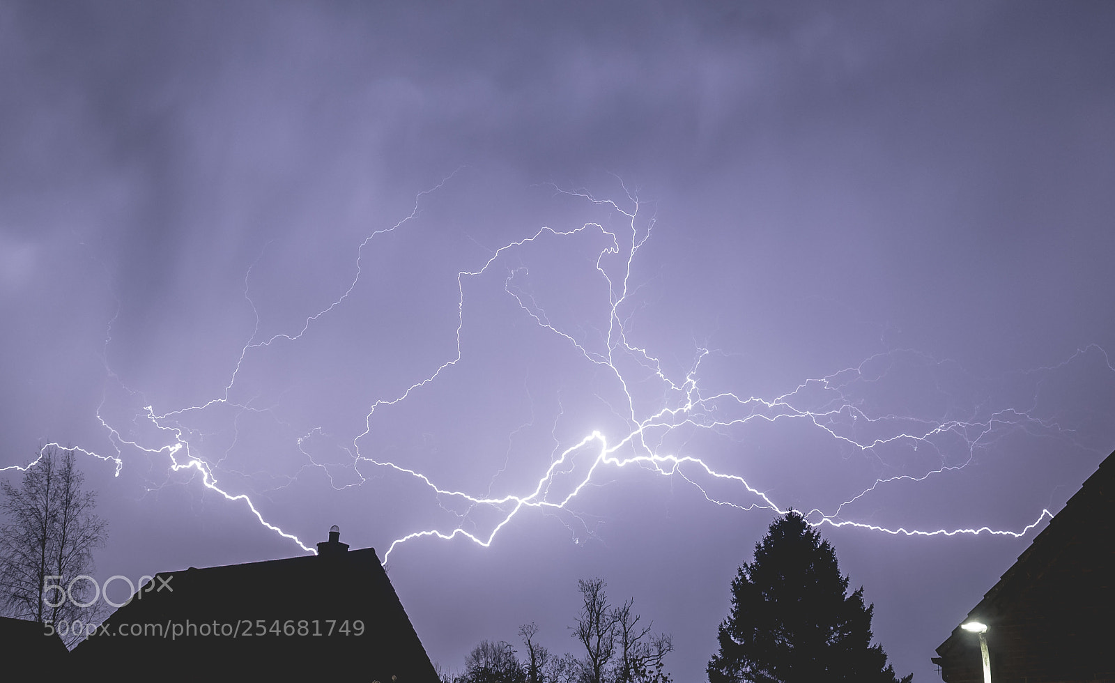Olympus OM-D E-M5 II sample photo. Lightning.... photography
