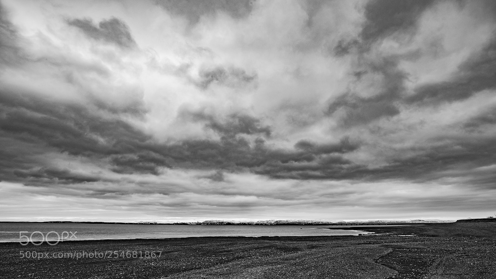 Canon EOS 5D Mark IV sample photo. Under den svarte himmel photography