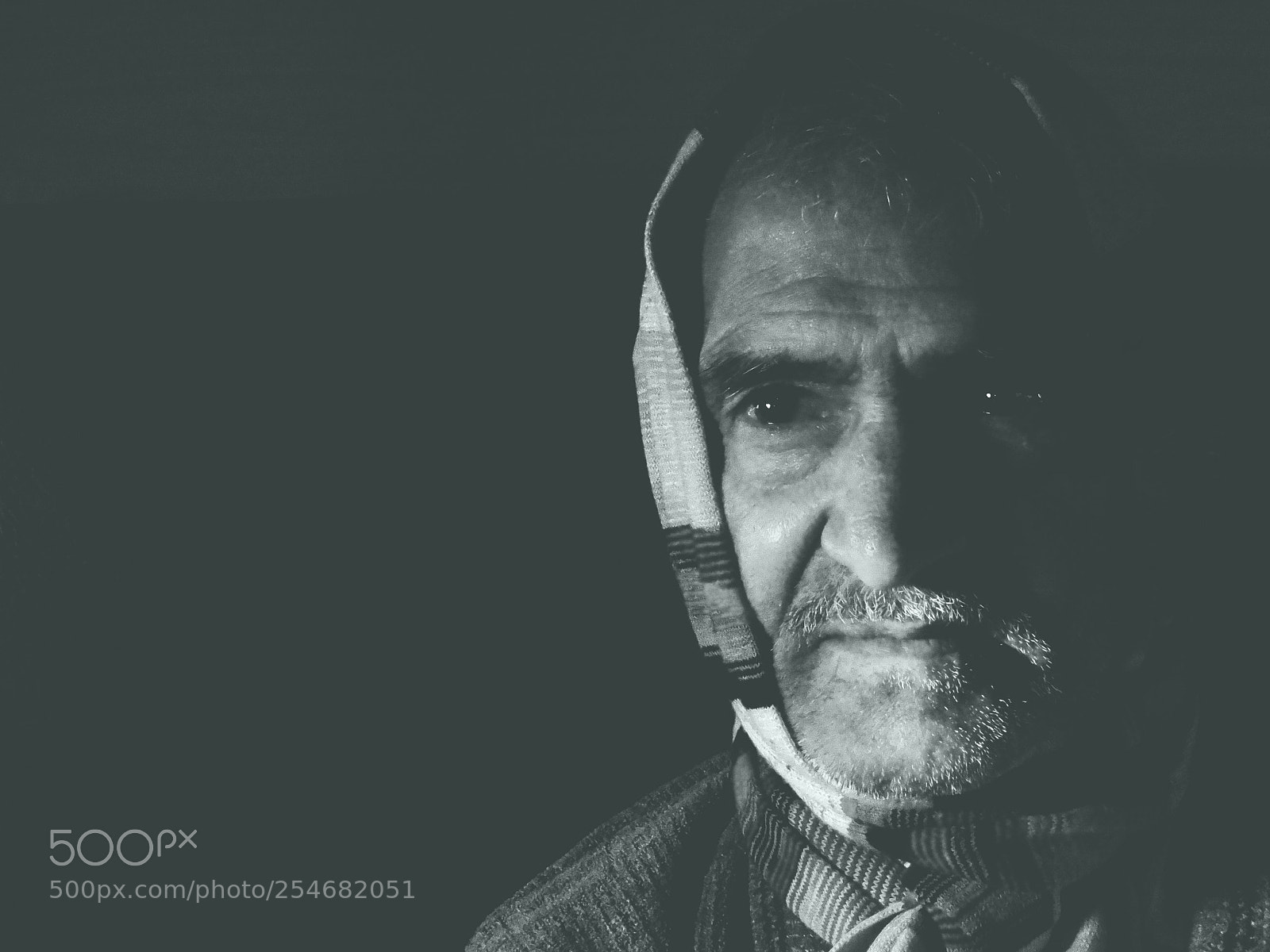 Sony DSC-HX200V sample photo. Old man in train photography