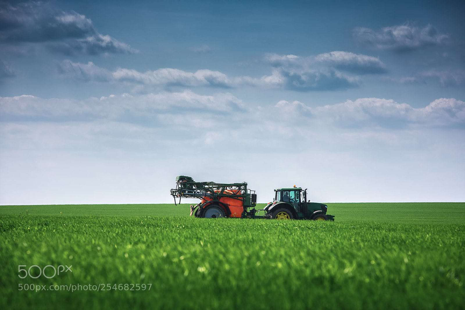 Canon EOS 5D Mark IV sample photo. Farming tractor plowing and photography