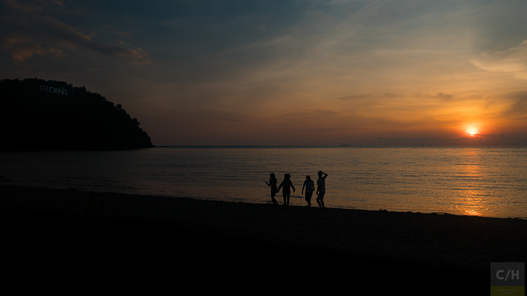 Panasonic Lumix DMC-GX85 (Lumix DMC-GX80 / Lumix DMC-GX7 Mark II) sample photo. Silence moment photography