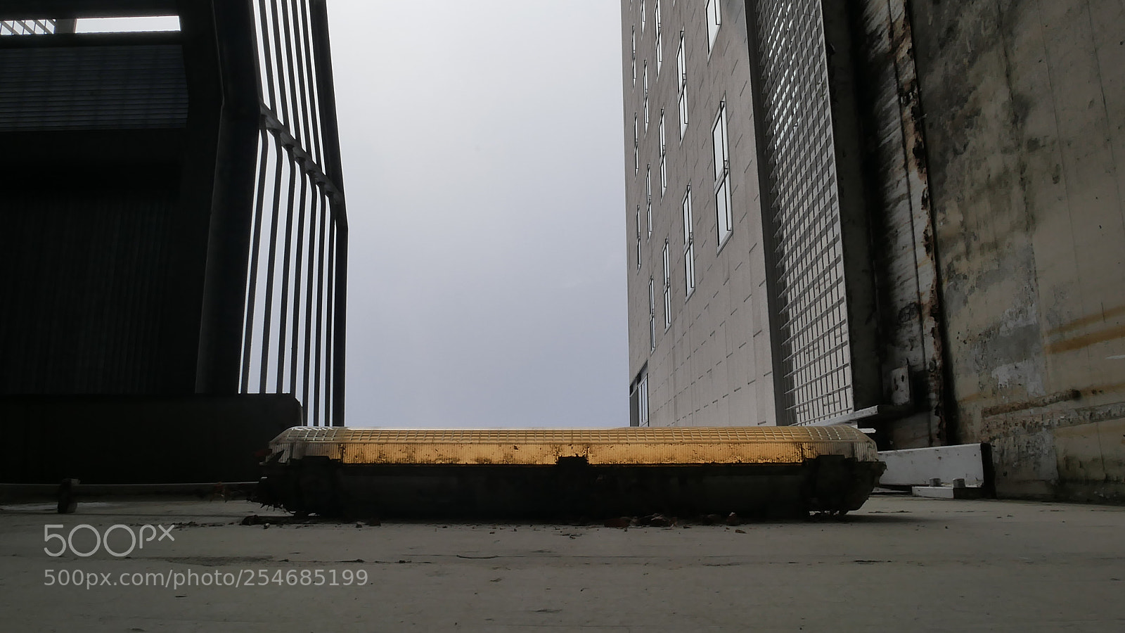 Panasonic Lumix DMC-GX85 (Lumix DMC-GX80 / Lumix DMC-GX7 Mark II) sample photo. Urban light photography